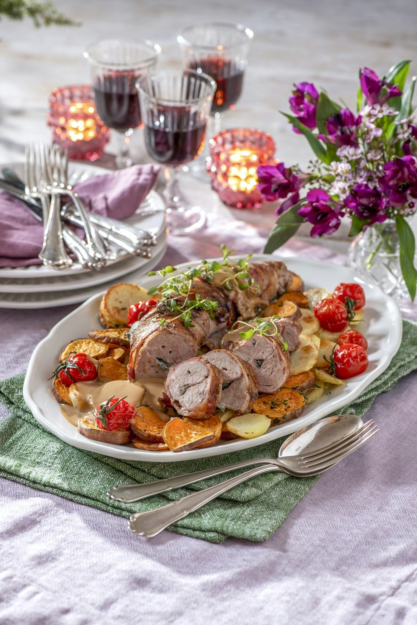 Ädelostfylld fläskfilé med ugnsrostad potatis