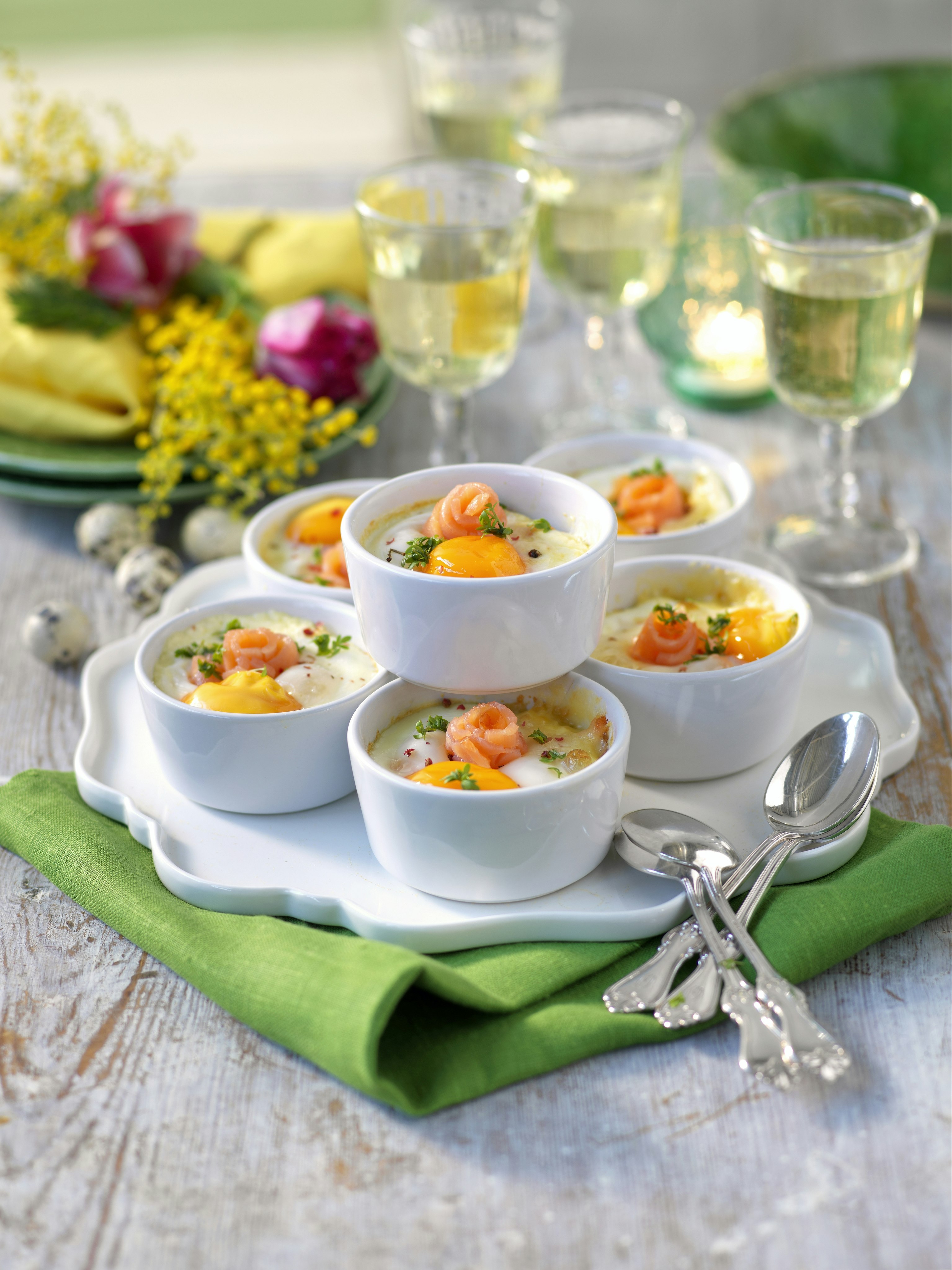 Äggcocotte med spenat och kallrökt lax