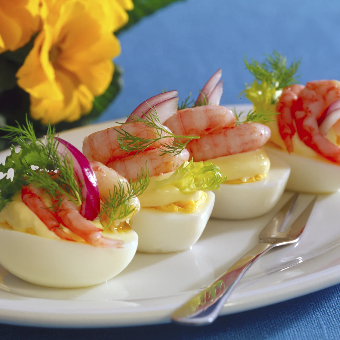 Ägghalvor med räkor