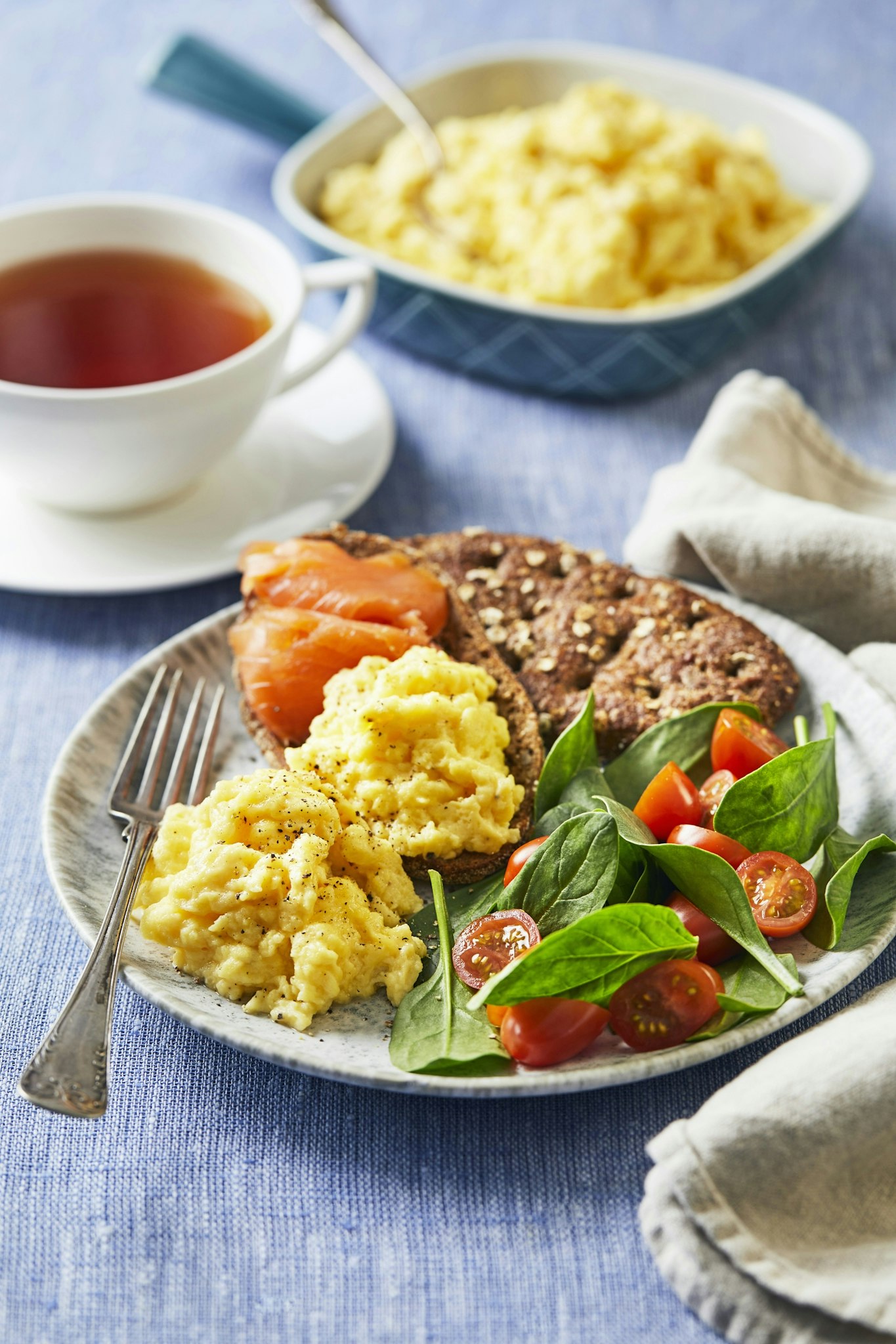 Äggröra med keso och lax