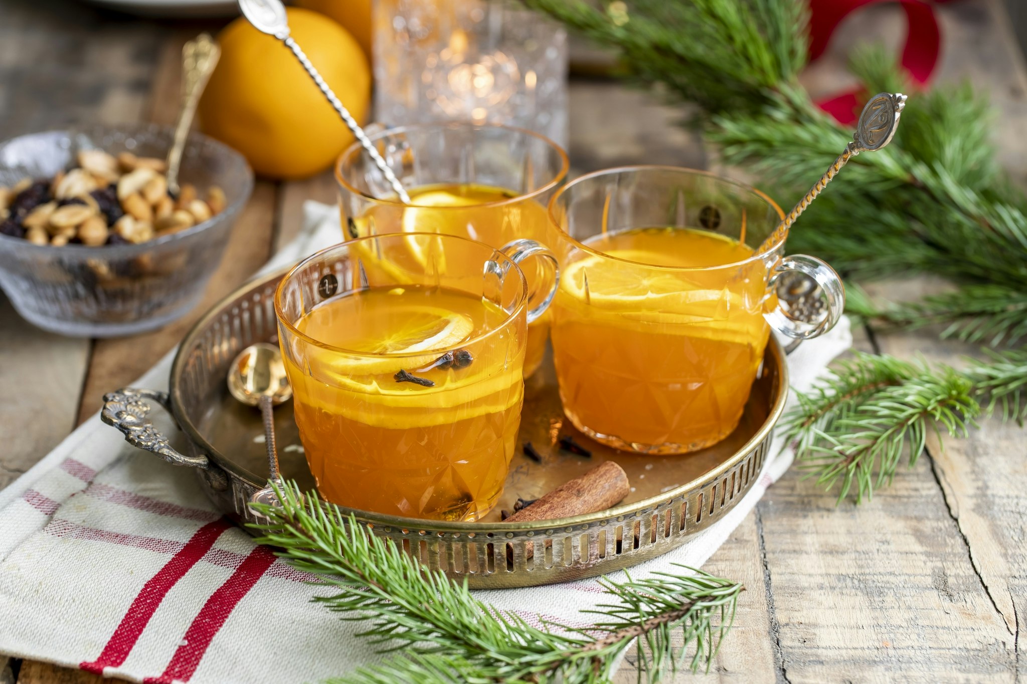 Alkoholfri citrus- och saffransglögg