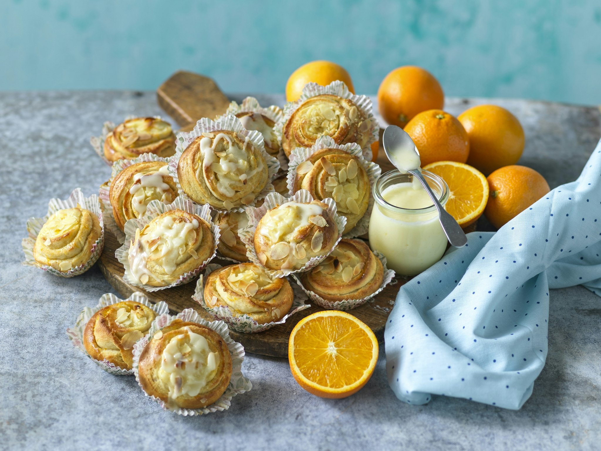 Apelsinbullar med vaniljkräm