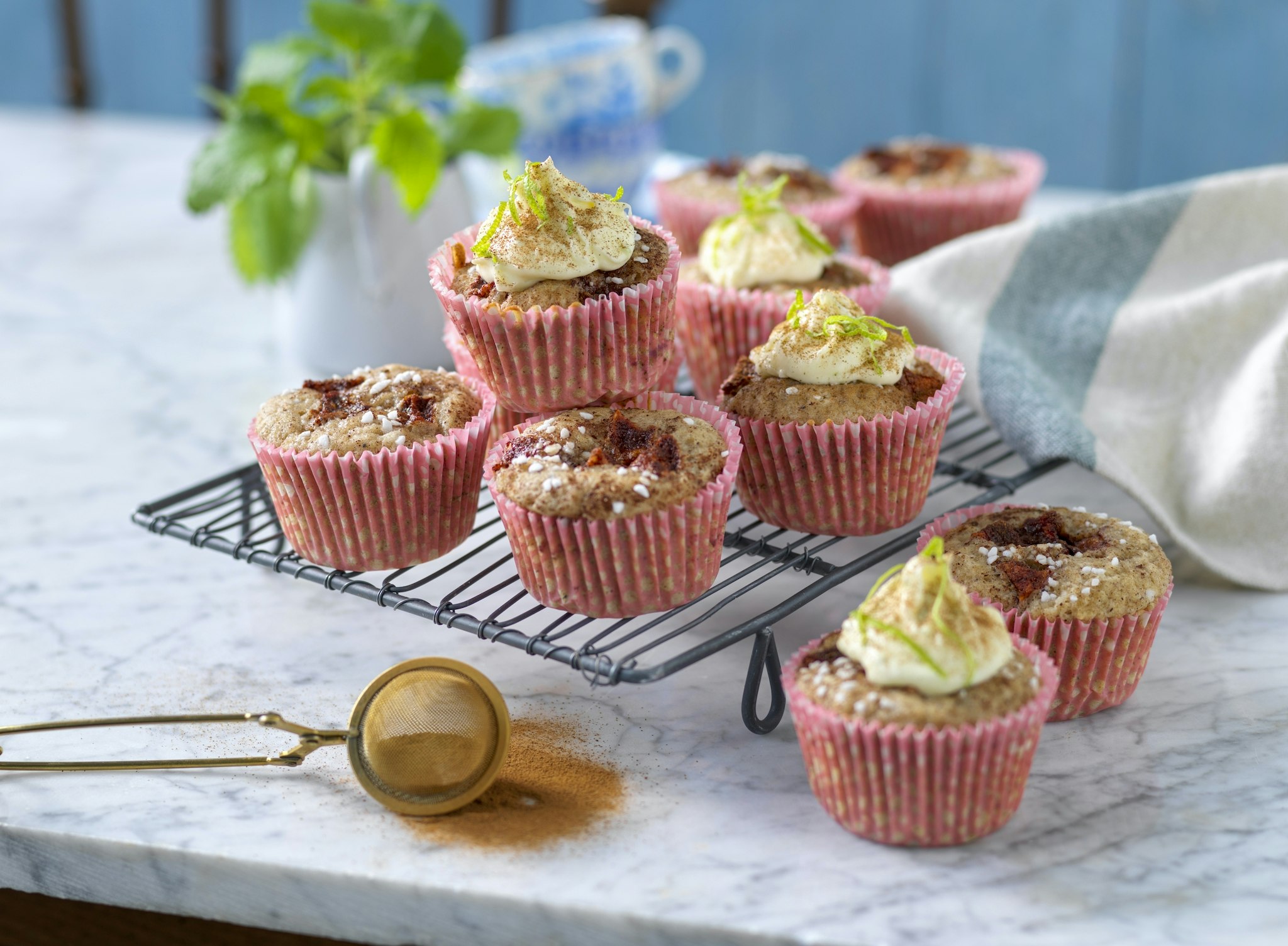 Äppelmuffins med kanel och limefrosting