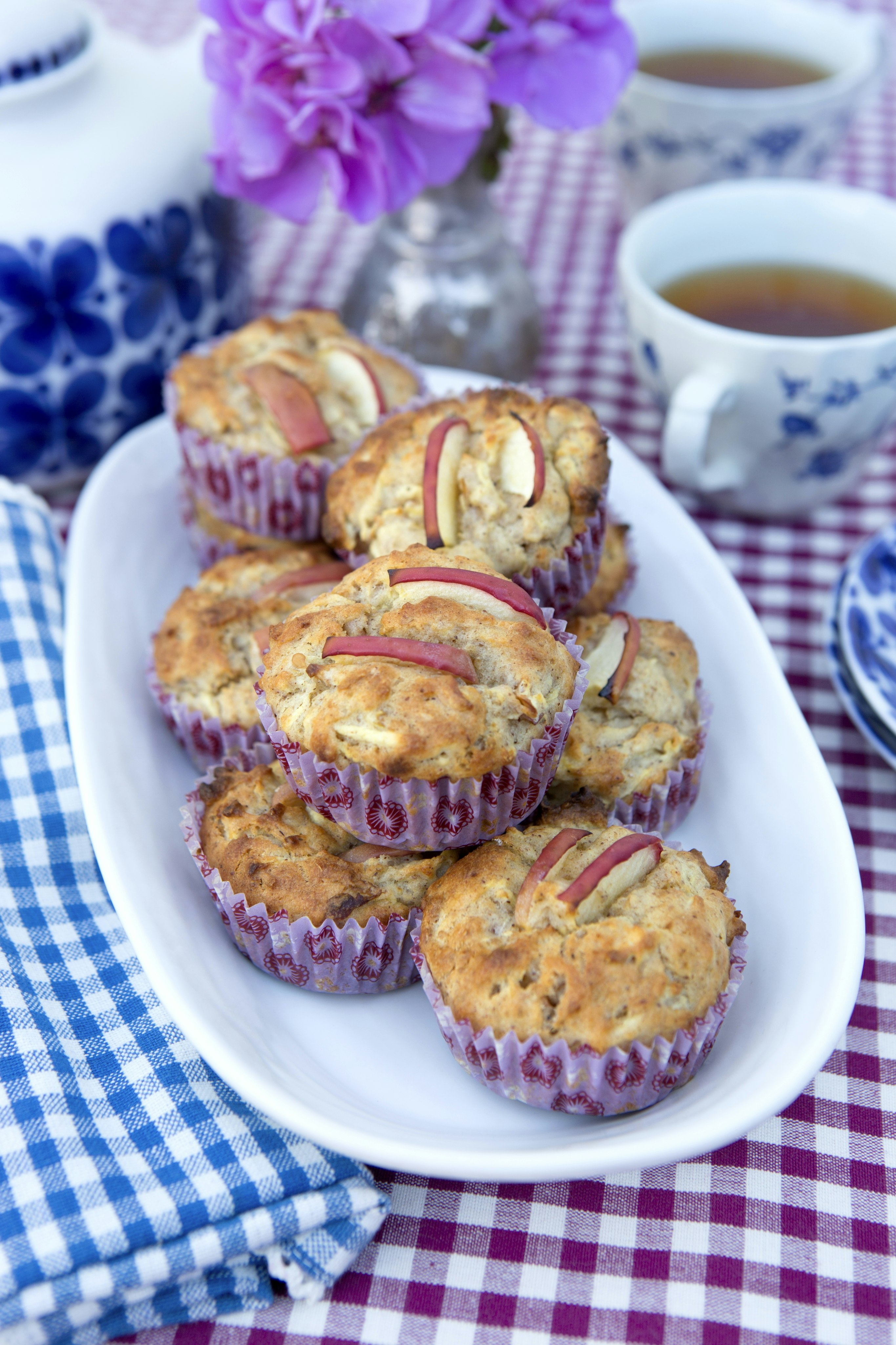 Fullkornsmuffins med äpple och kanel