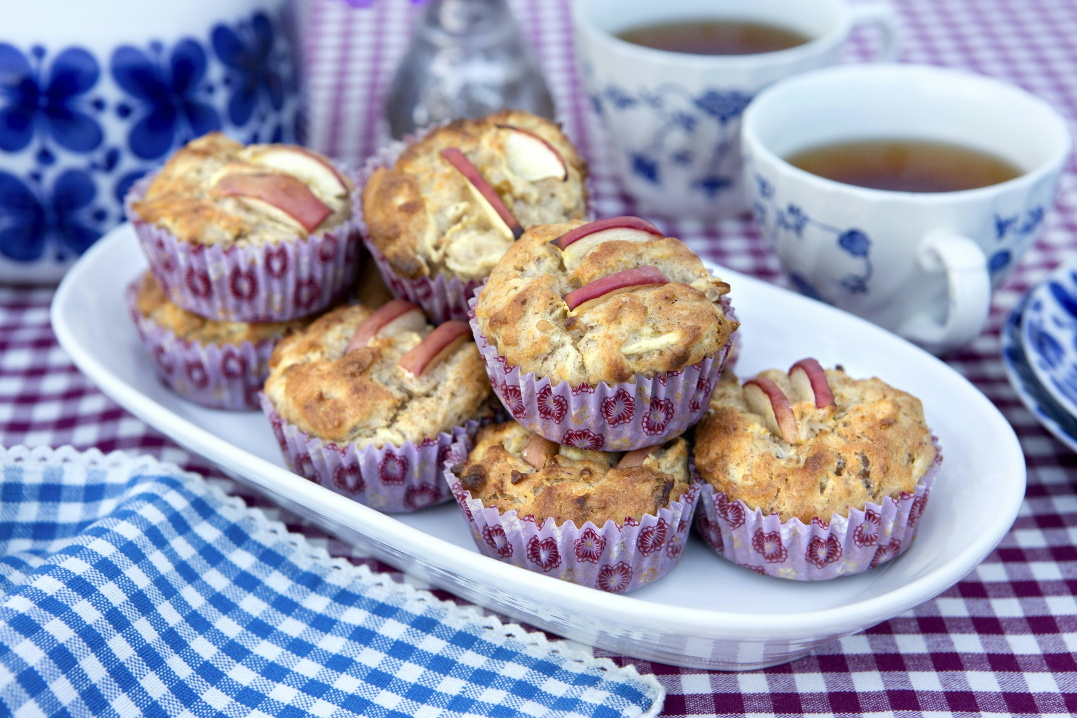 Fullkornsmuffins med äpple och kanel