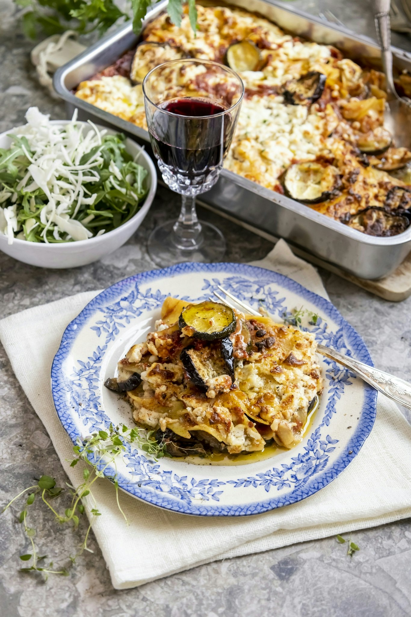 Aubergine- och zucchini-lasagne med fetaost