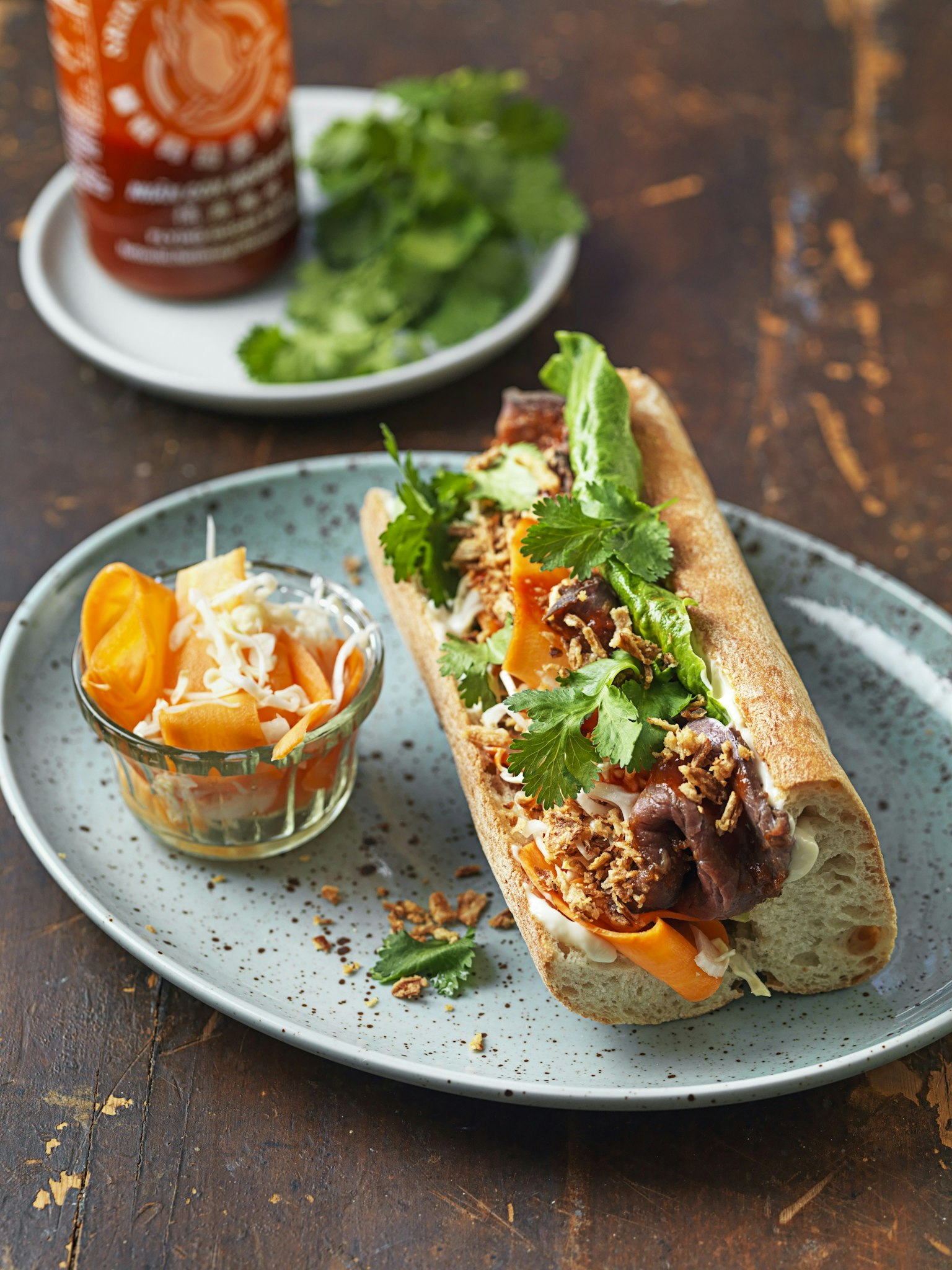 Baguette med rostbiff och picklat