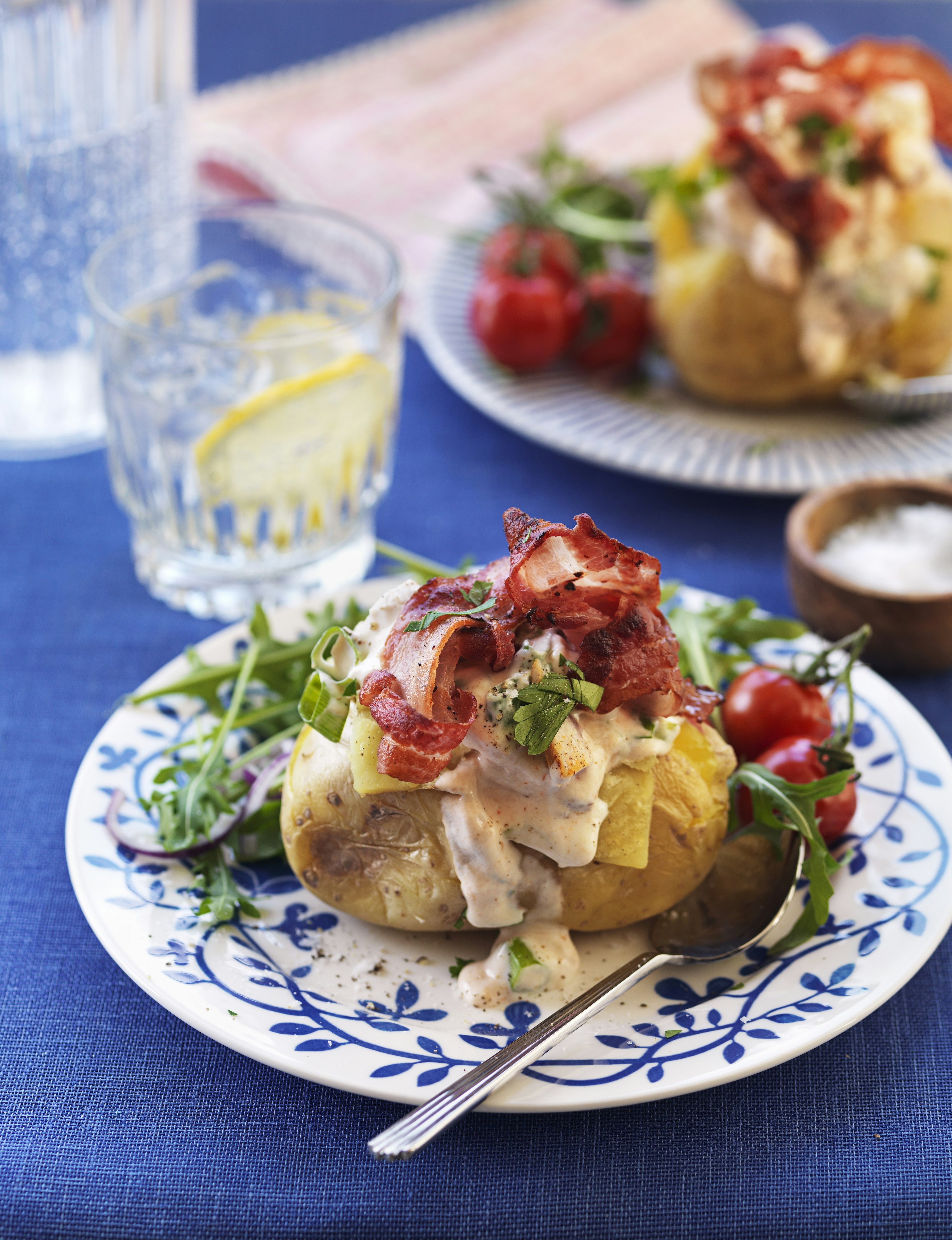 Bakad Potatis Med Kyckling Och Bacon