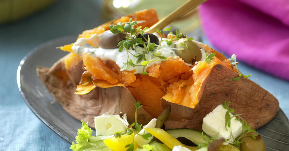 Sötpotatis Rå Bakad sötpotatis med gremolatayoghurt