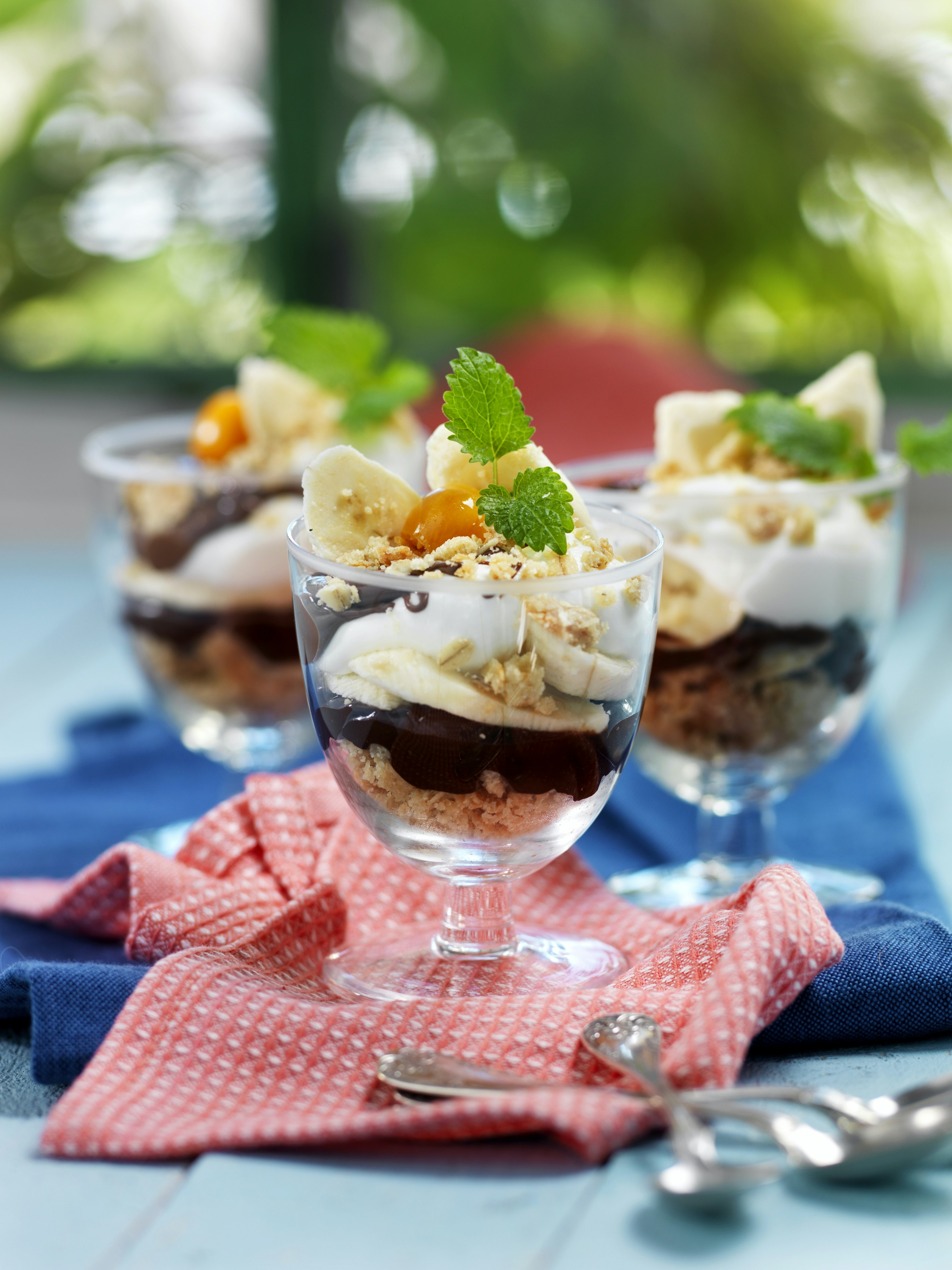Bananfrestelser med chokladkola och havresmul