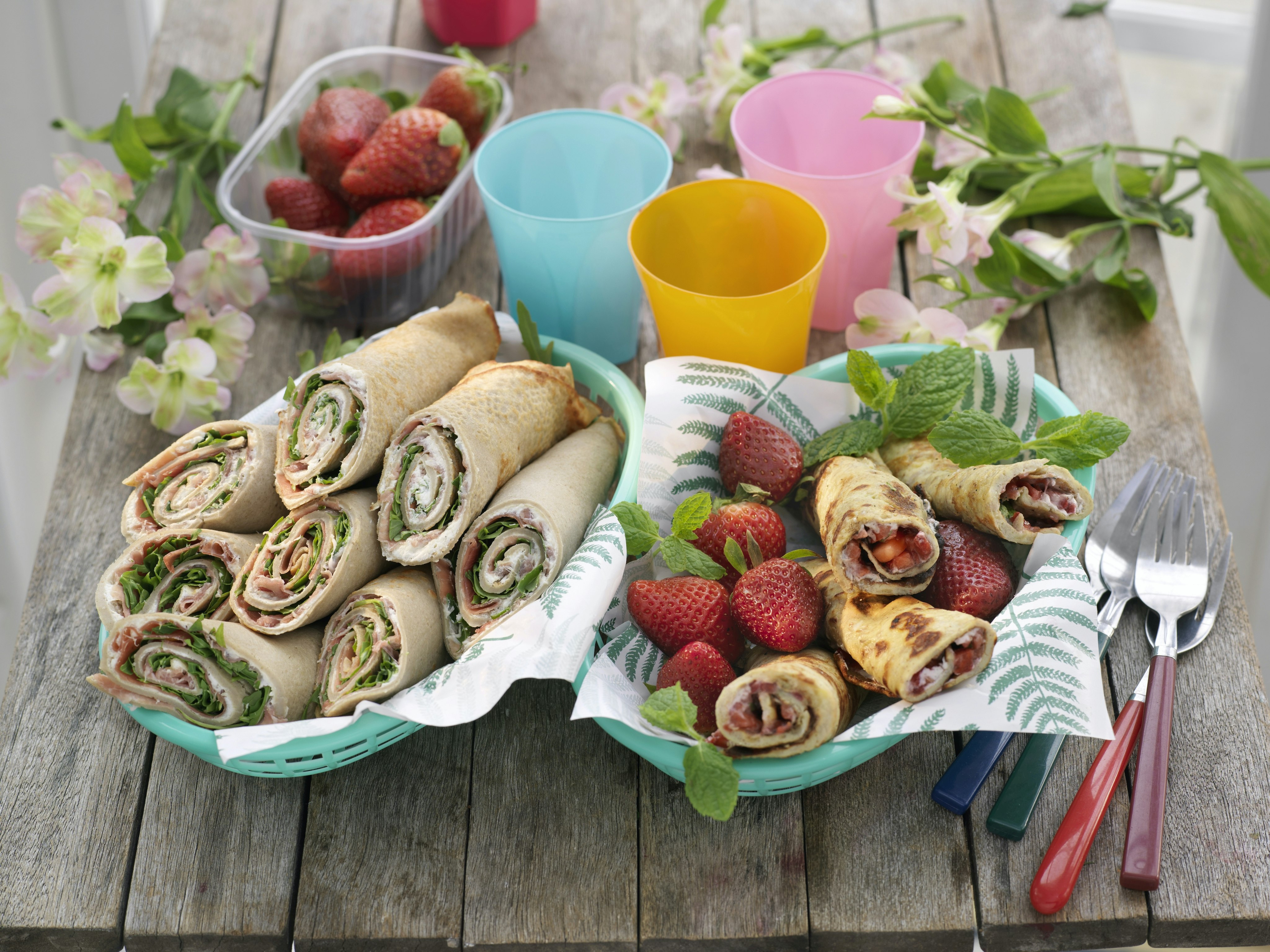 Pannkaksrullar med två goda fyllningar