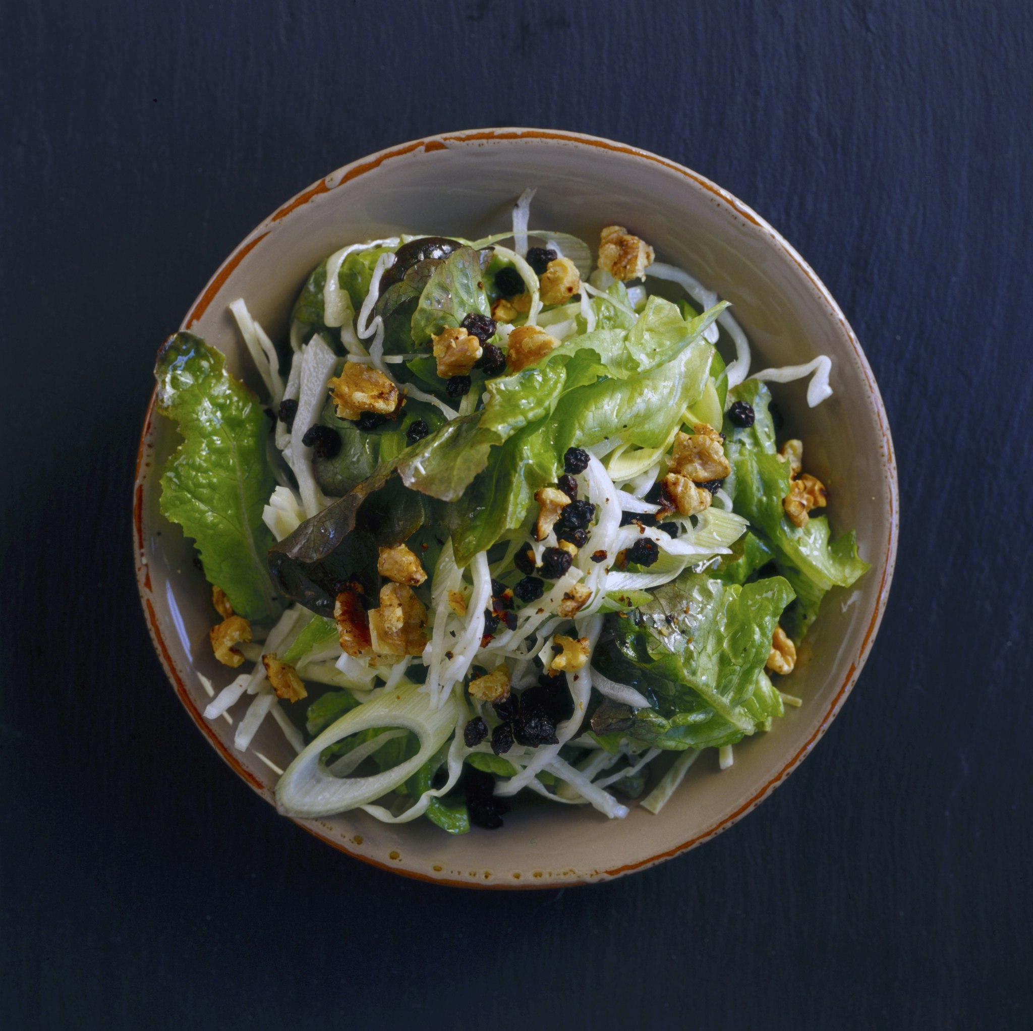 Blandsallad med senapsvinägrett