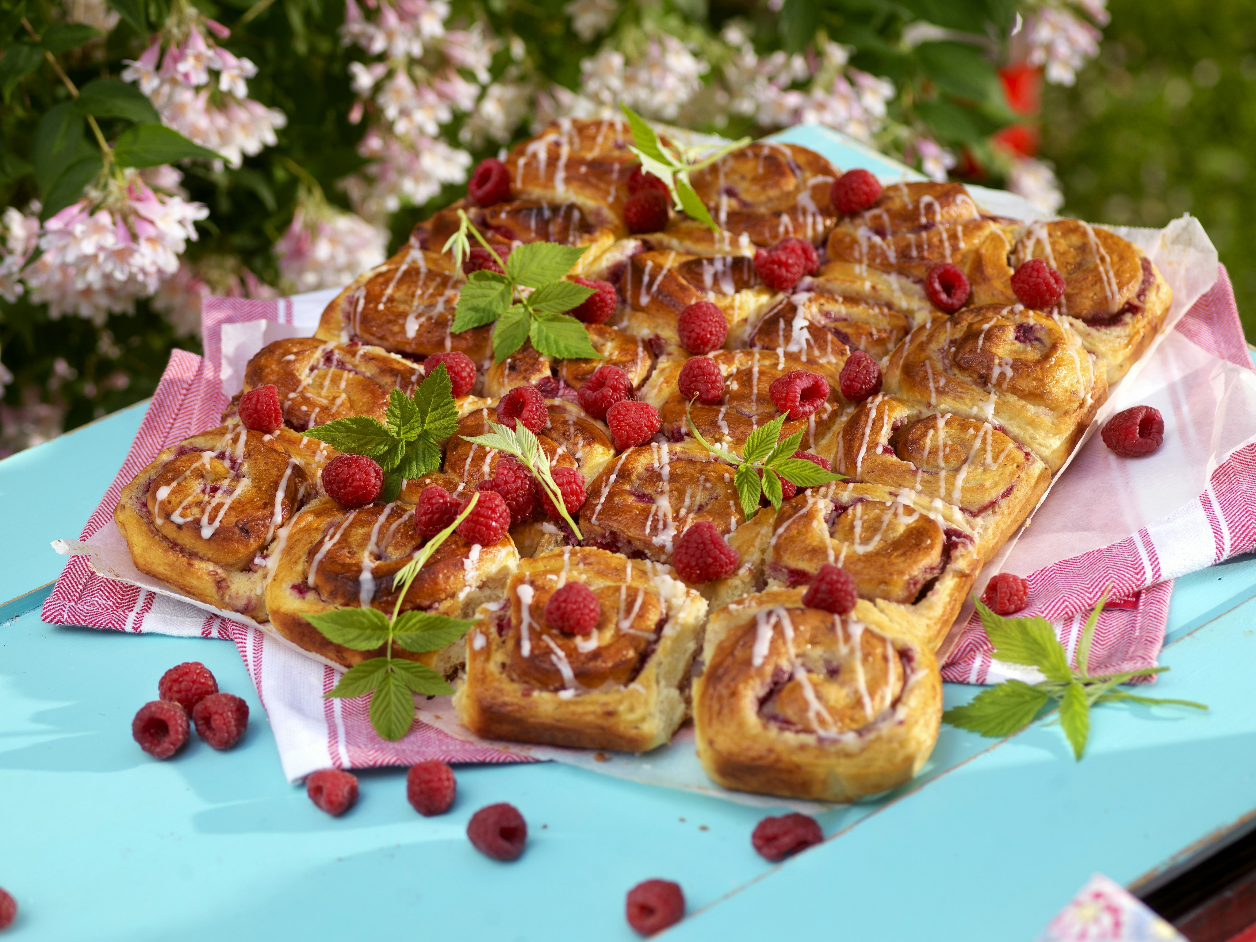 Butterkaka med hallon