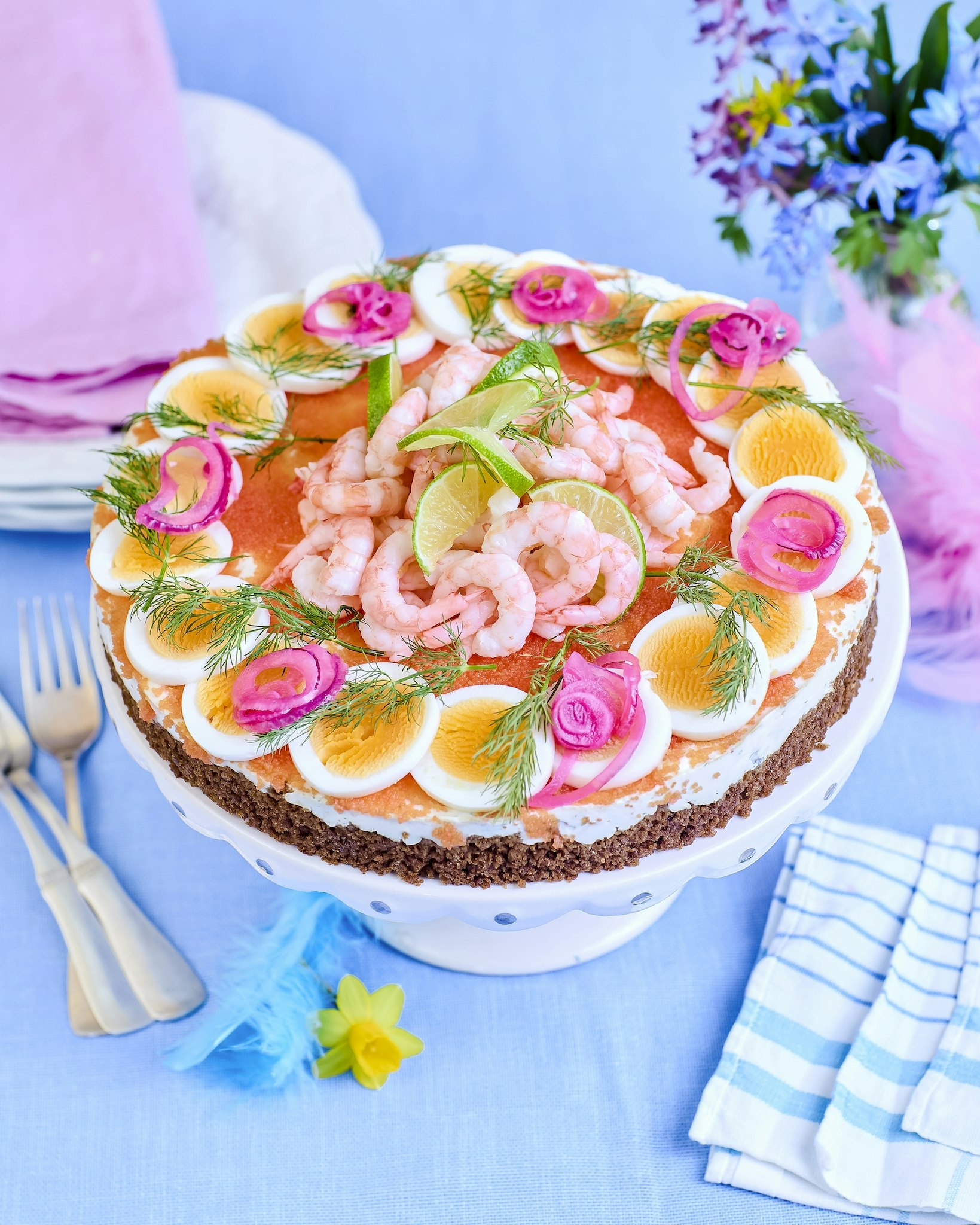 Cheesecake med räkor, rom och dill