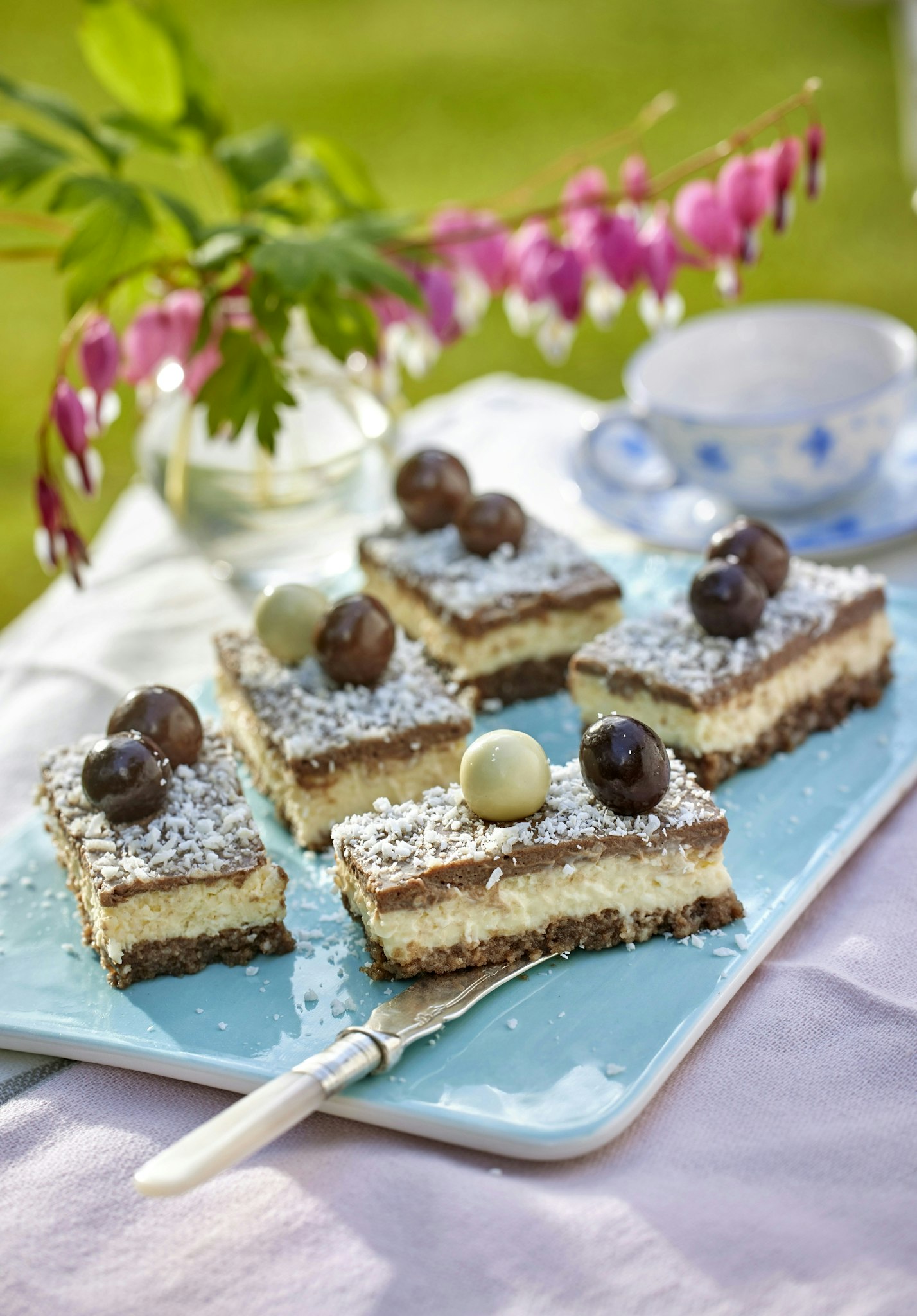 Cheesecakerutor med chokladkolaglasyr