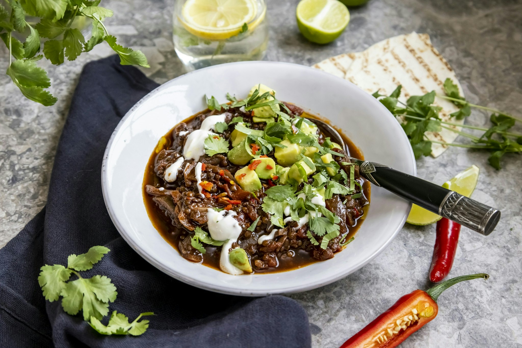 Chili sin carne på svamp och belugalinser