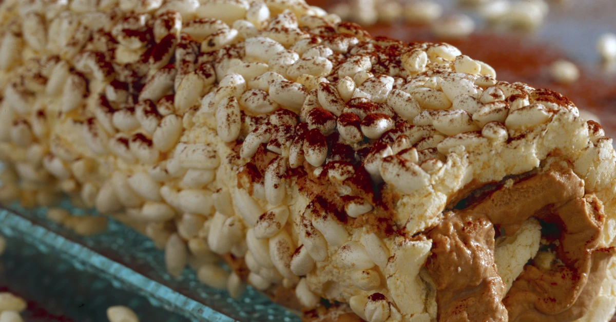 Chokladfylld marängrulle med puffat ris