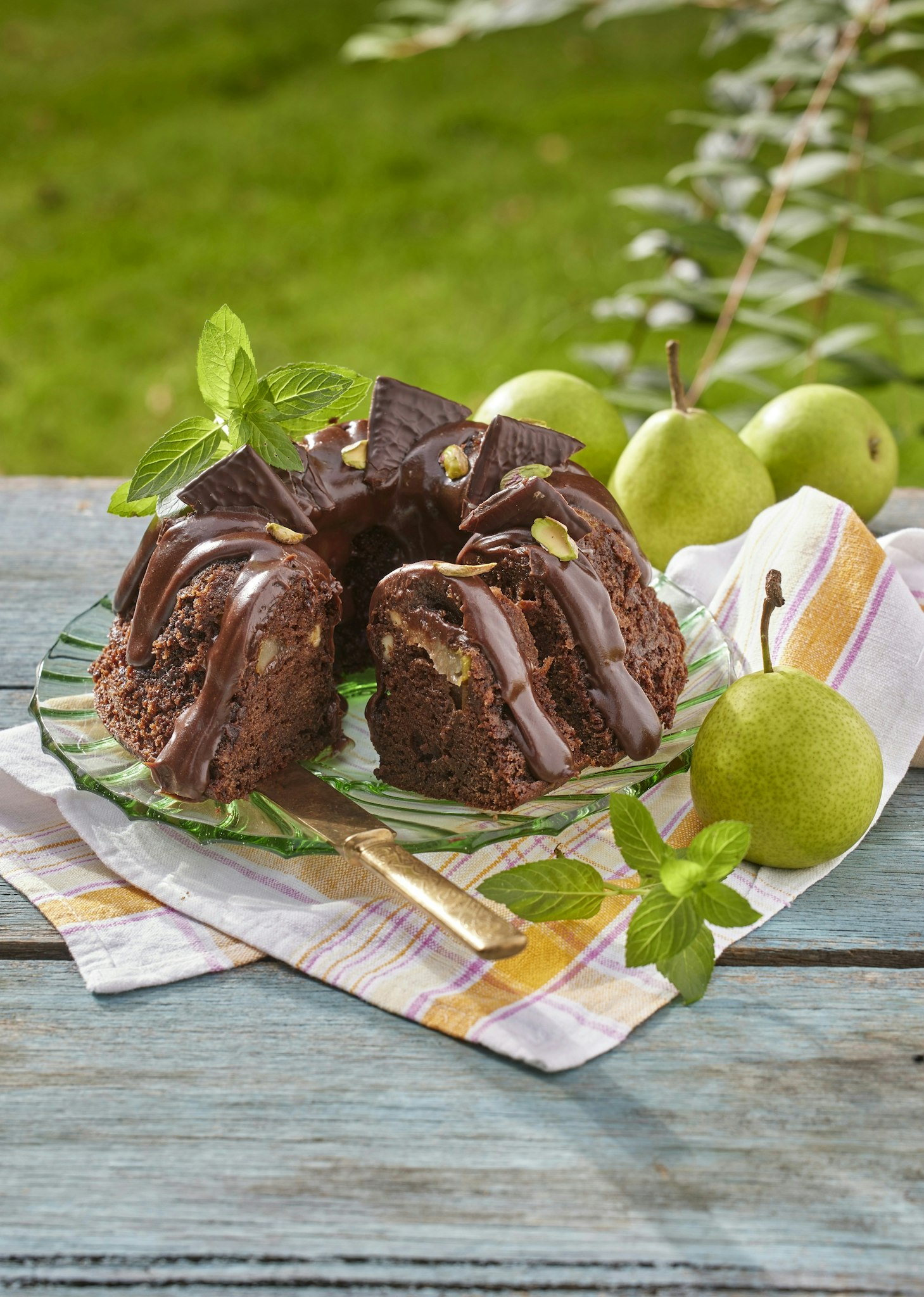 Chokladkaka med päron- och mintsmak