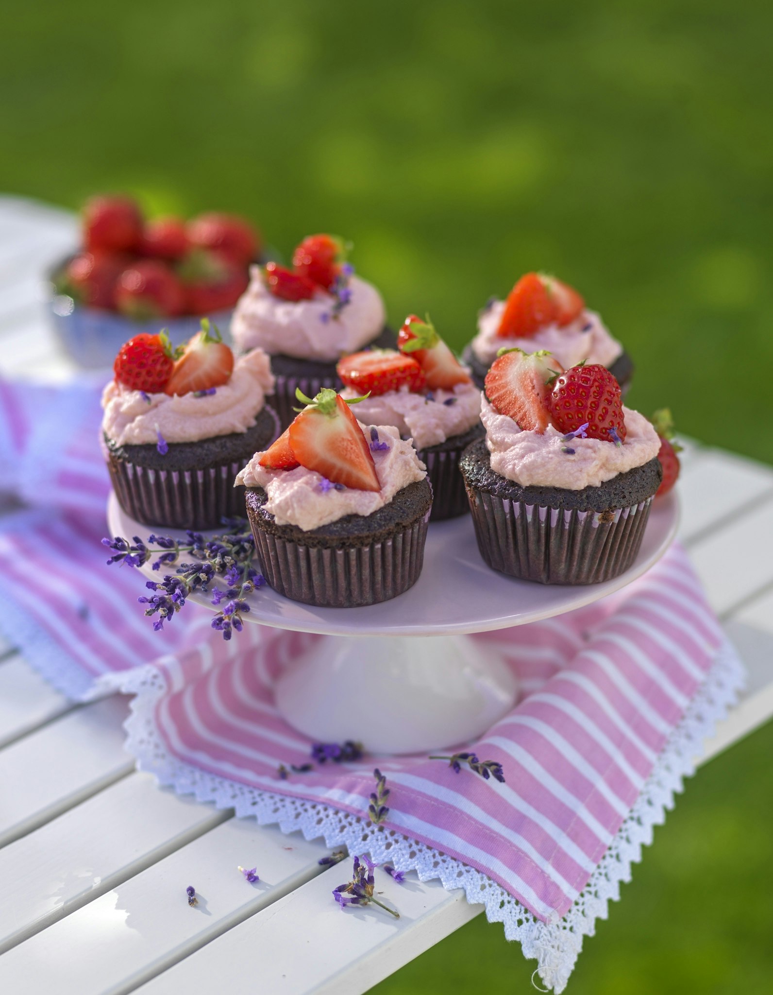 Chokladmuffins med jordgubbsfrosting