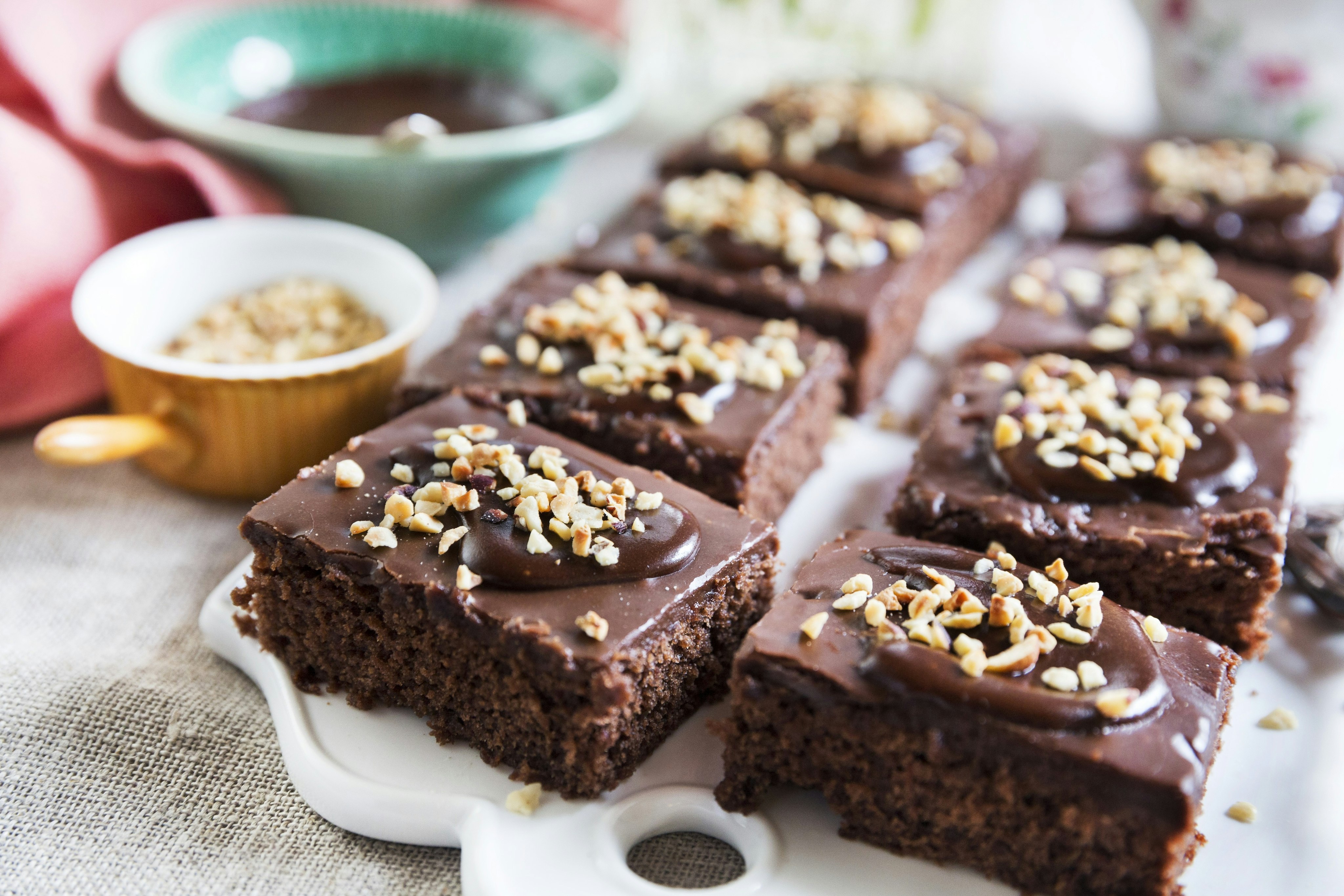 Chokladmums med rostade hasselnötter