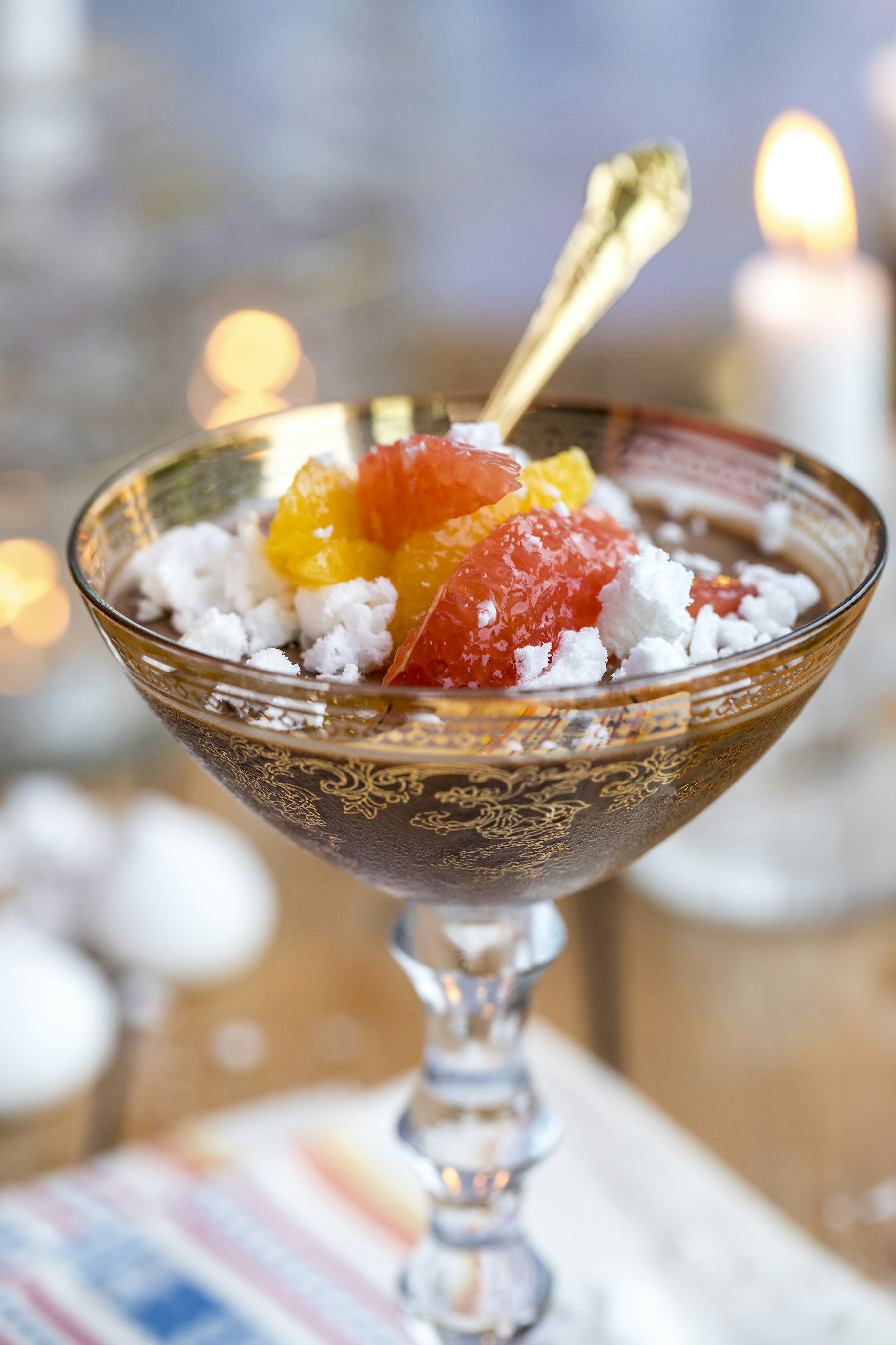 Chokladpannacotta med citrus och maräng