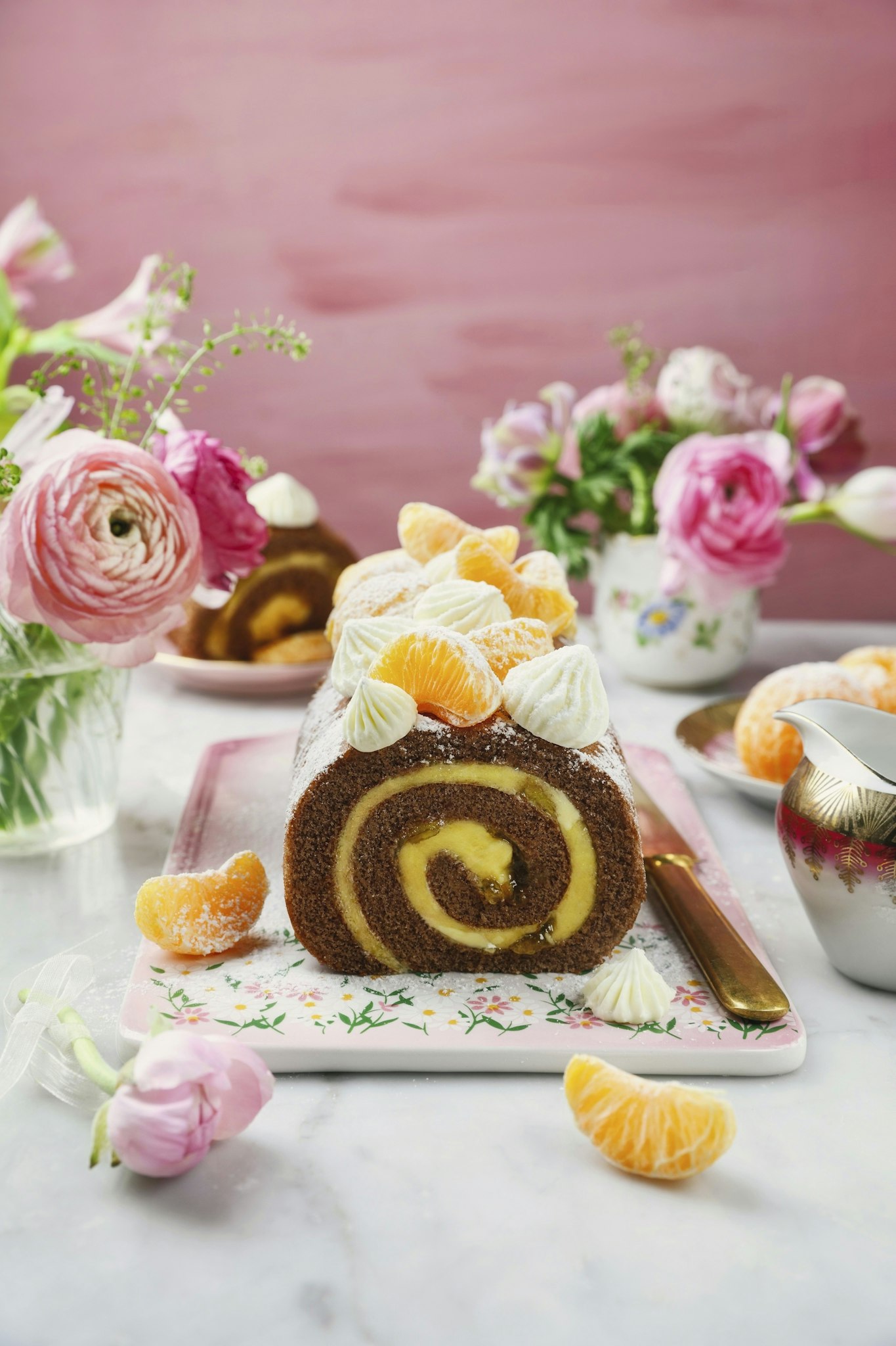 Chokladrulltårta med apelsinmarmelad och smörkräm