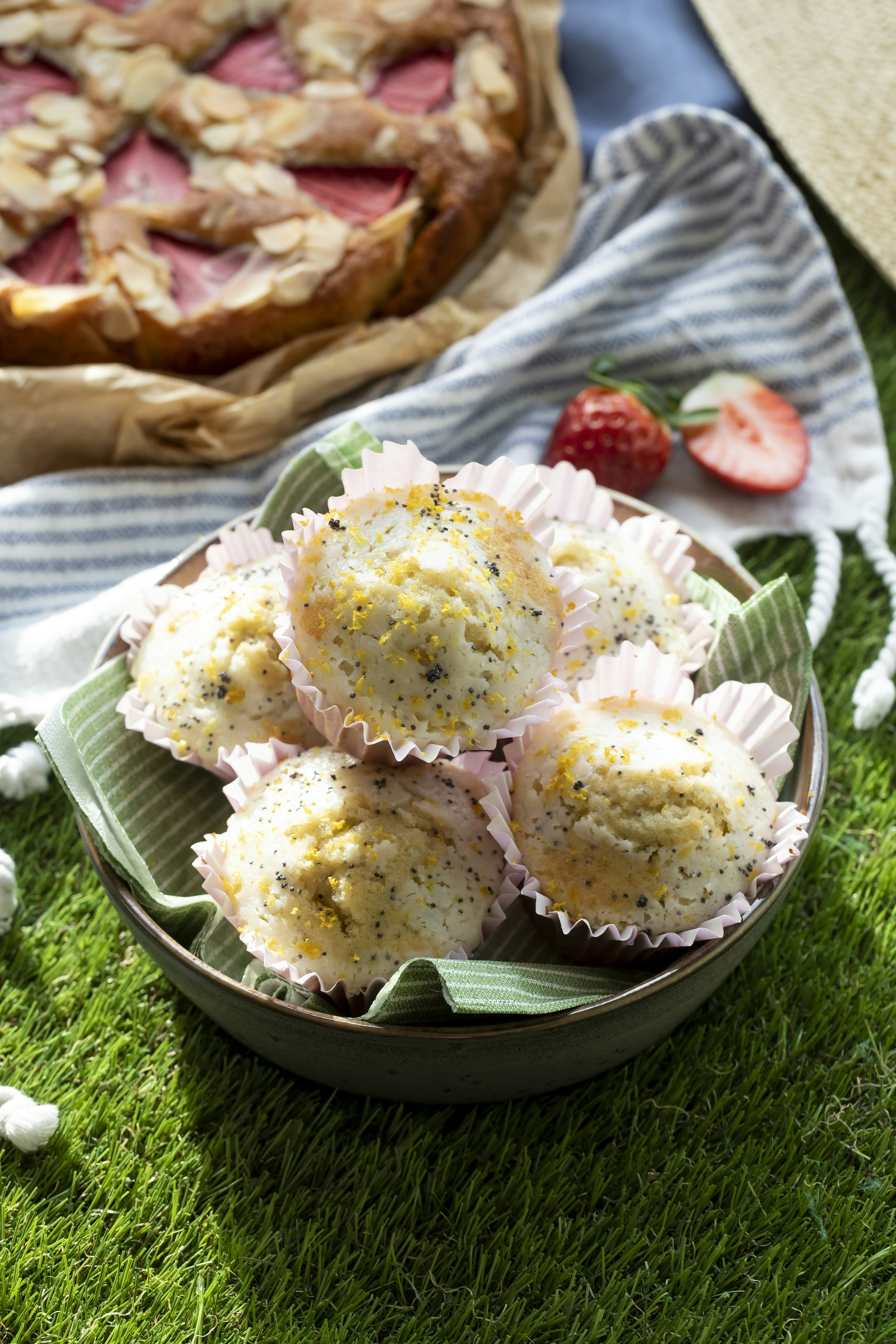 Citron- och vallmomuffins med cheesecakeglasyr