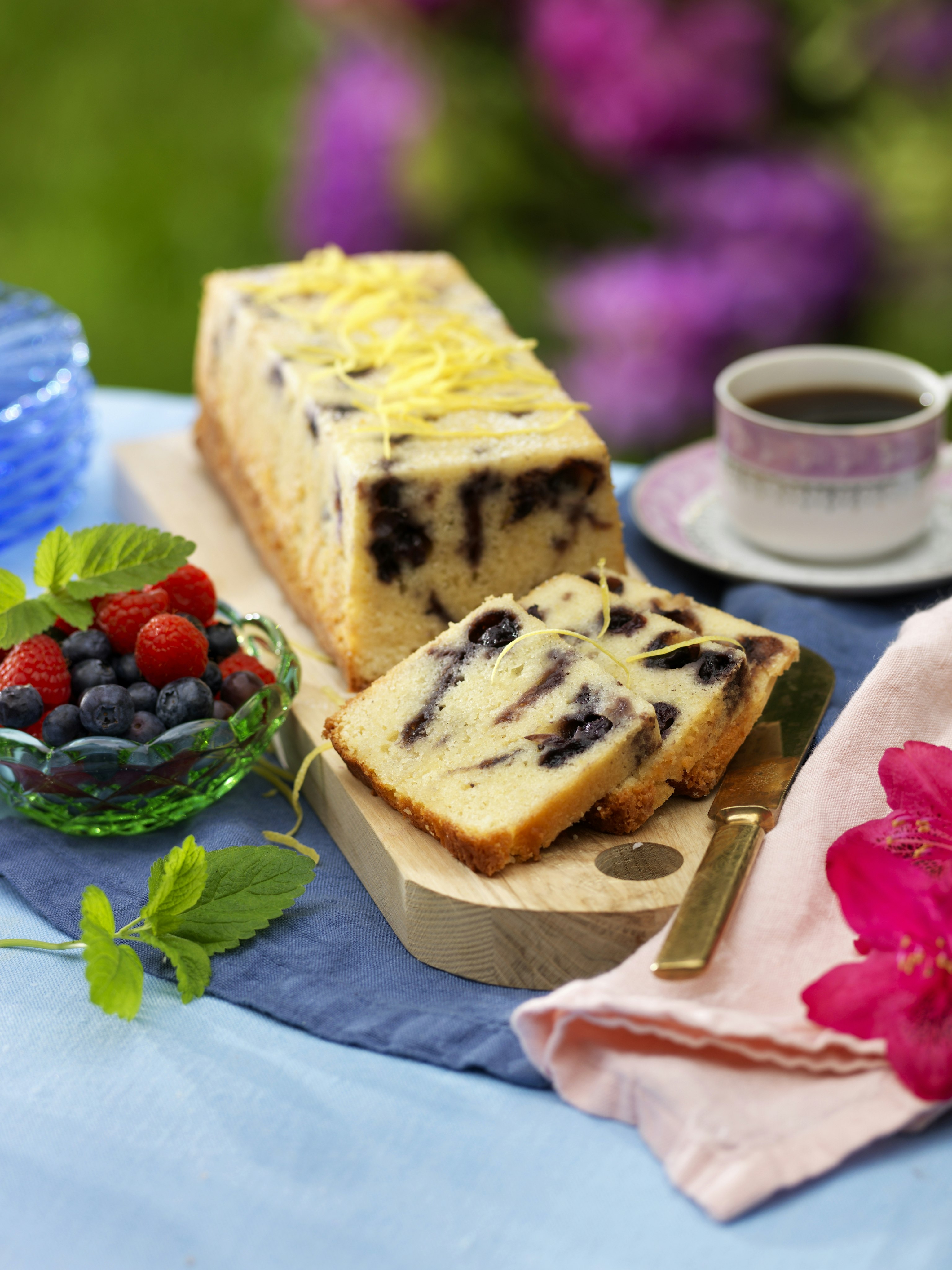 Citronsockerkaka med blåbär