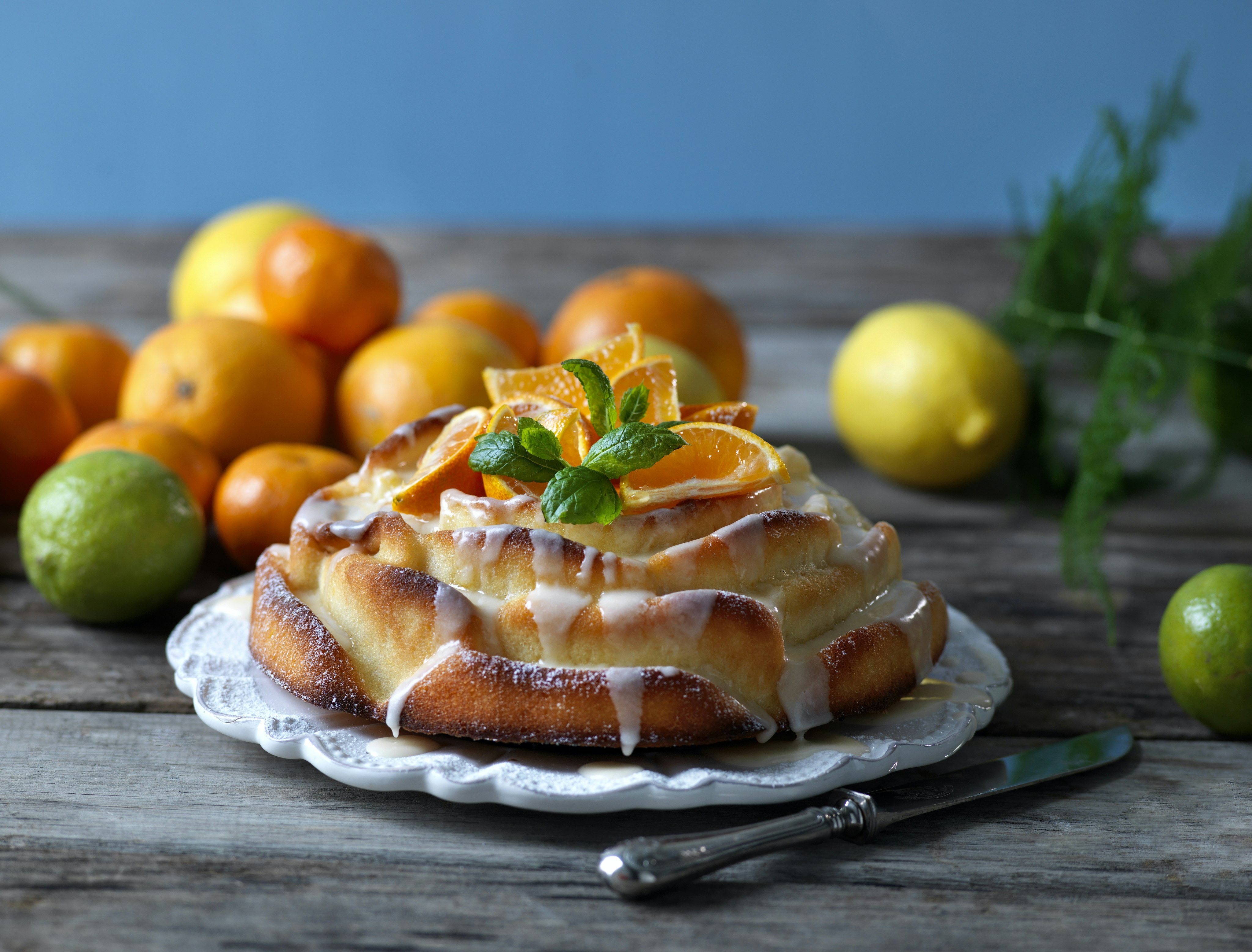 Citruskaka med kardemumma och clementinglasyr
