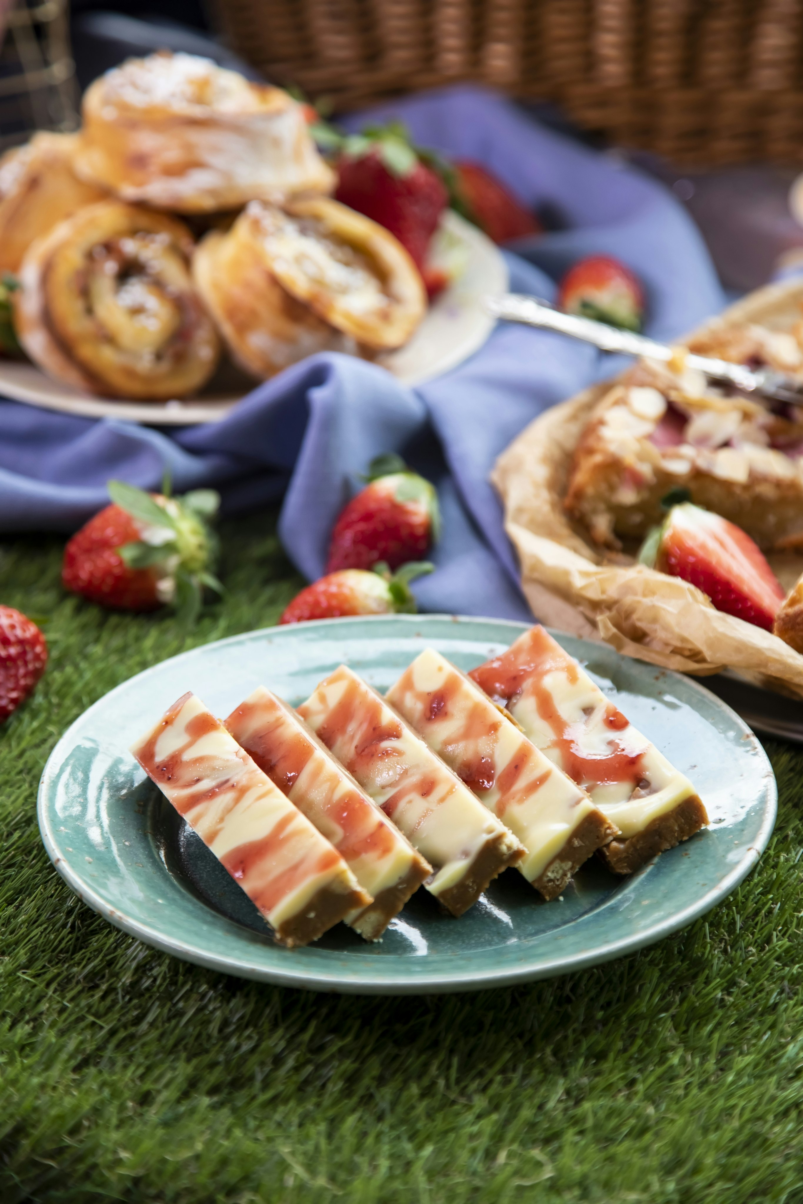 Digestivekaka med dulce de leche och vit choklad