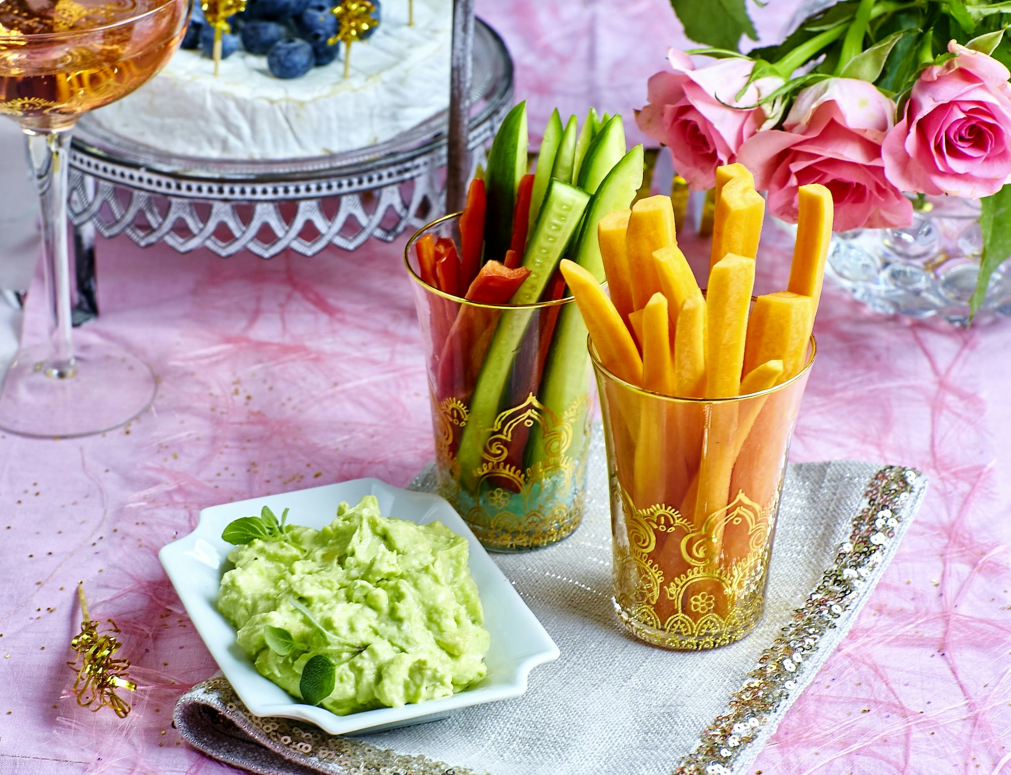 Dipp med avokado och fetaost