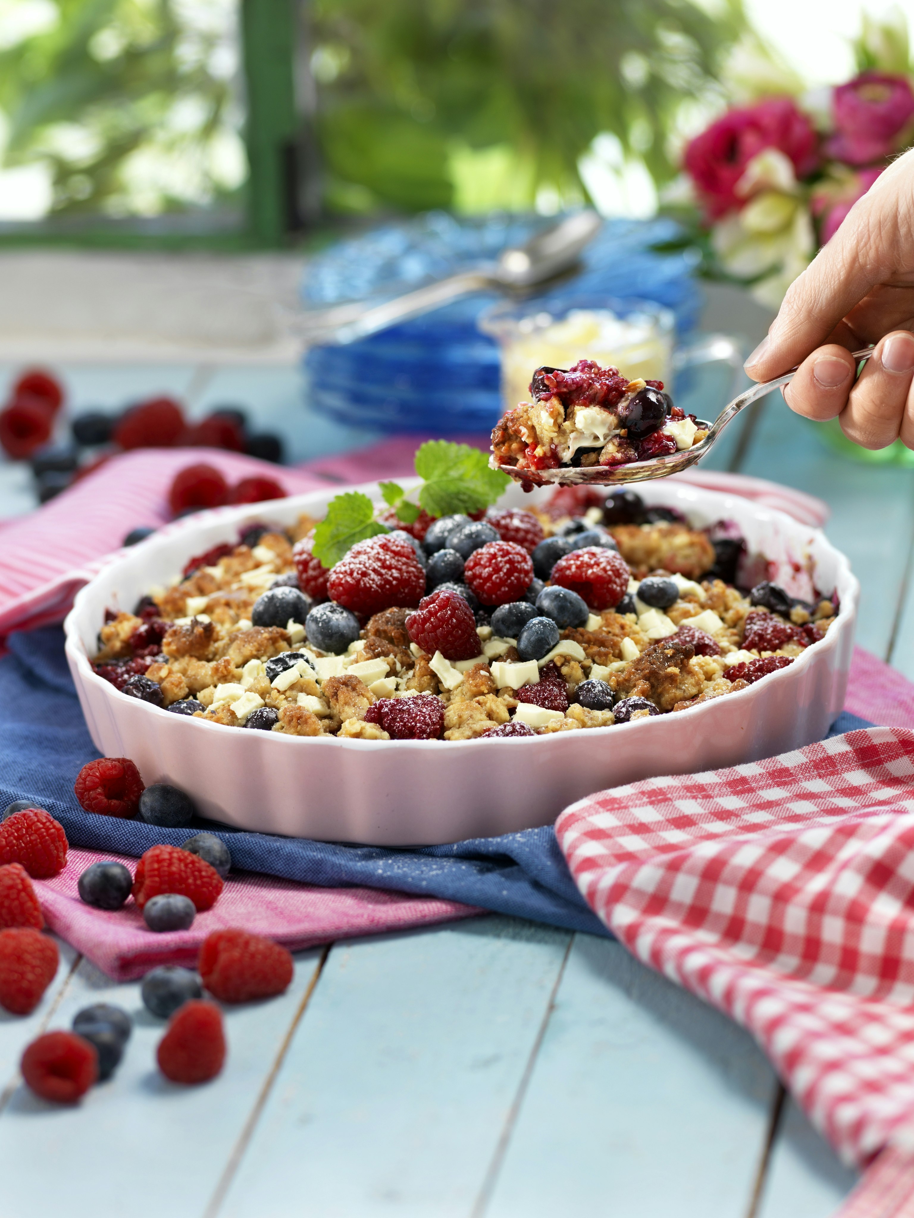 Drottningpaj med vit choklad och nötter