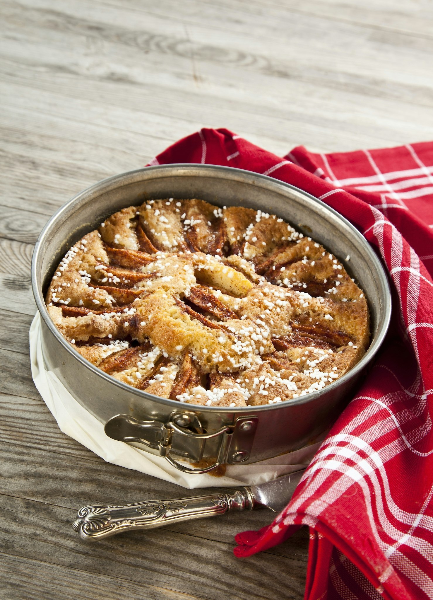 Enkel äppelkaka med kanel