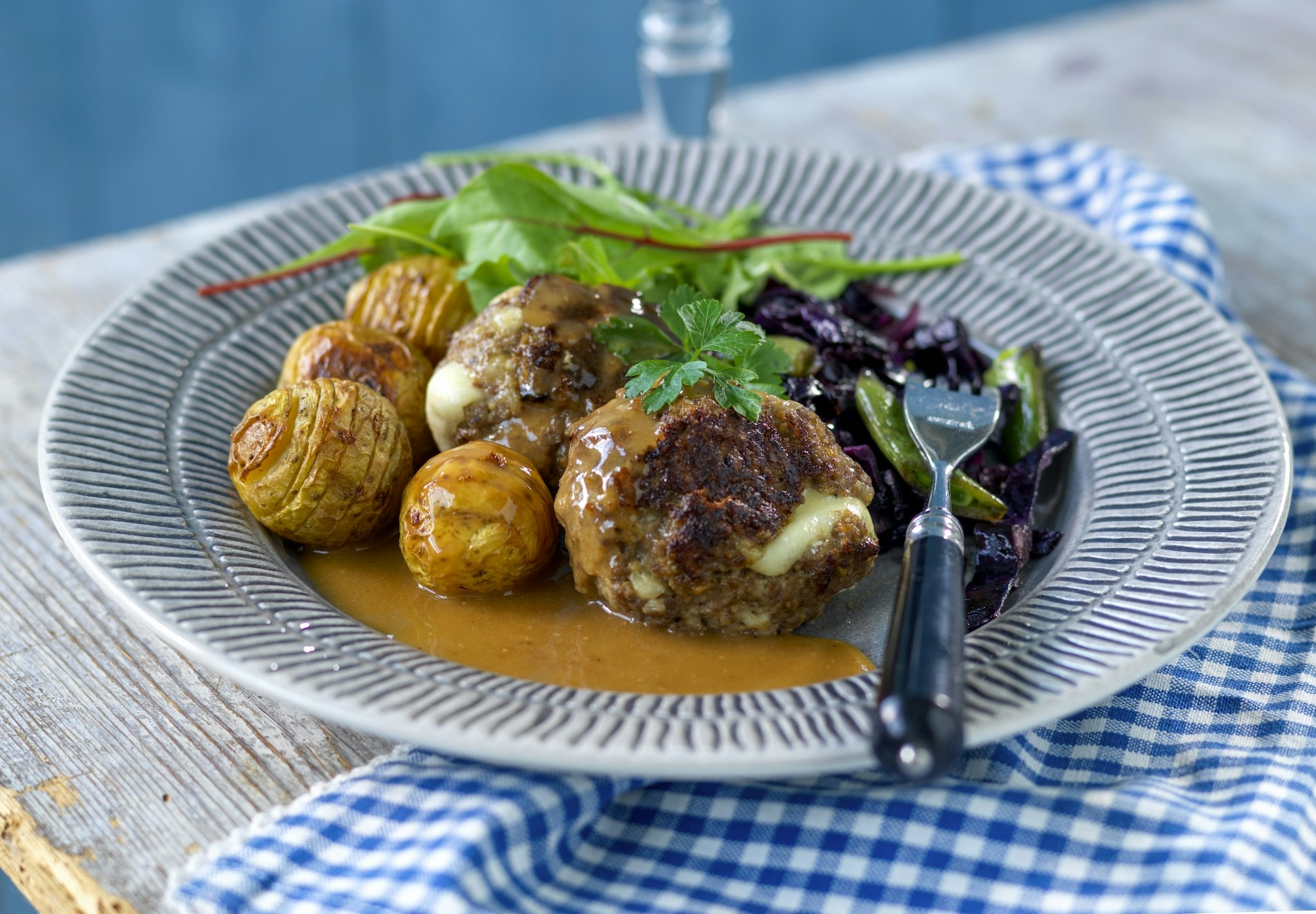 Färsbiffar med parmesan och dijonsenap