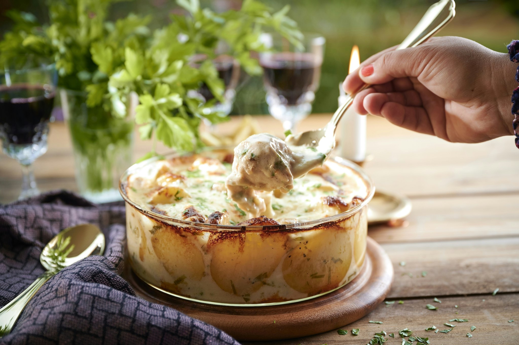 Potatisgratäng med köttbullar