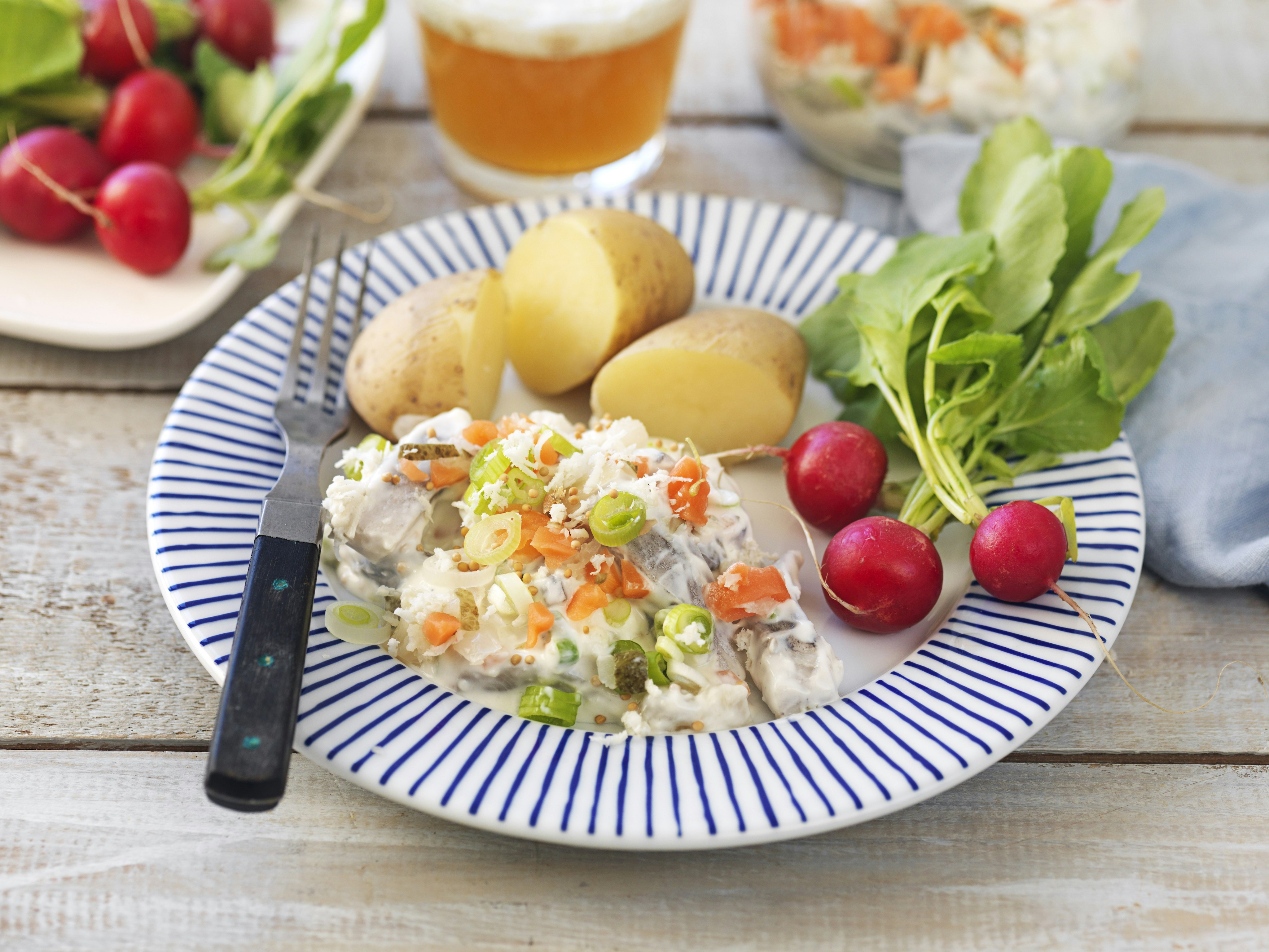 Färskpotatis och krämig sillröra