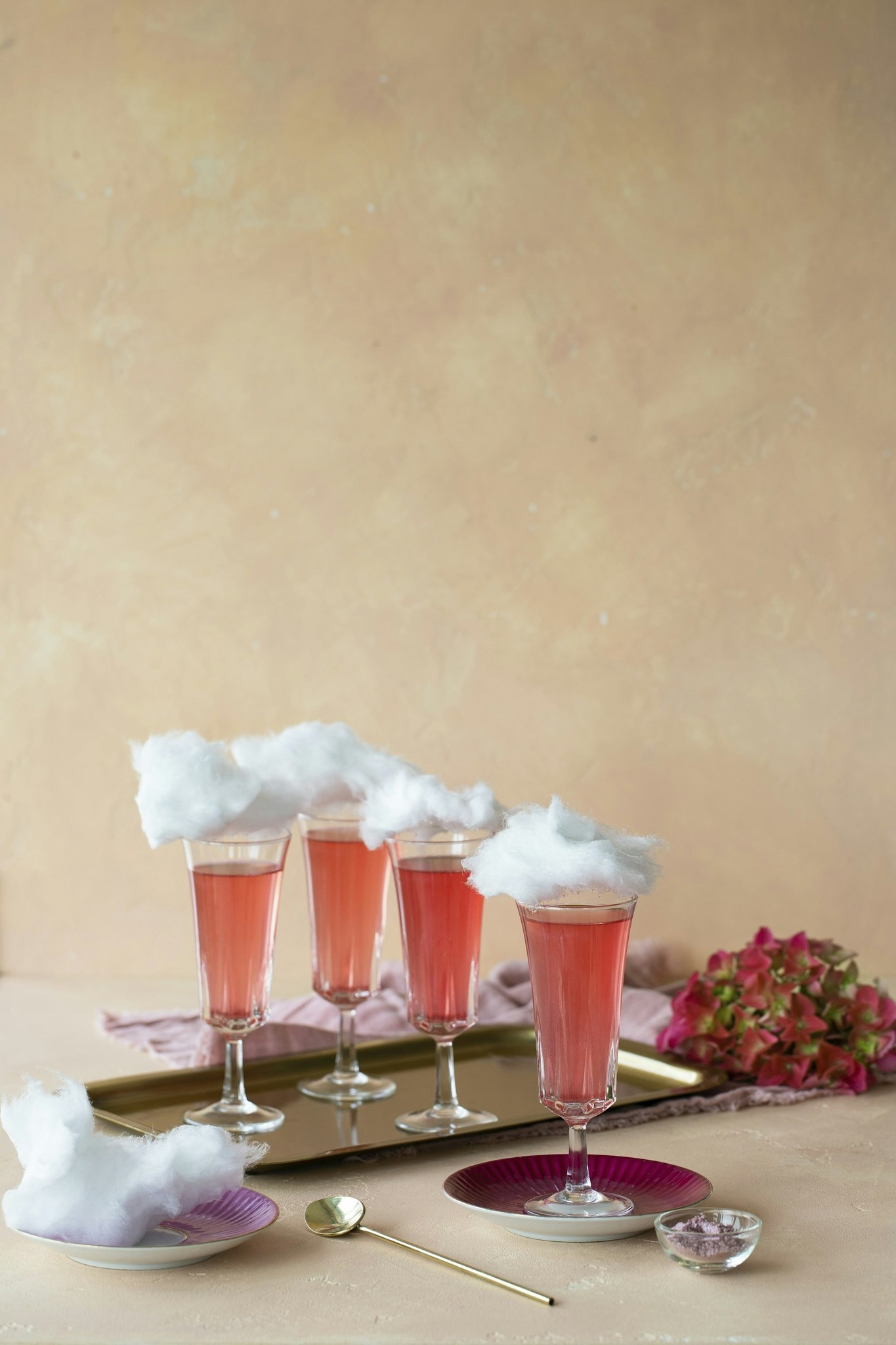 Festlig drink med glitterbomb