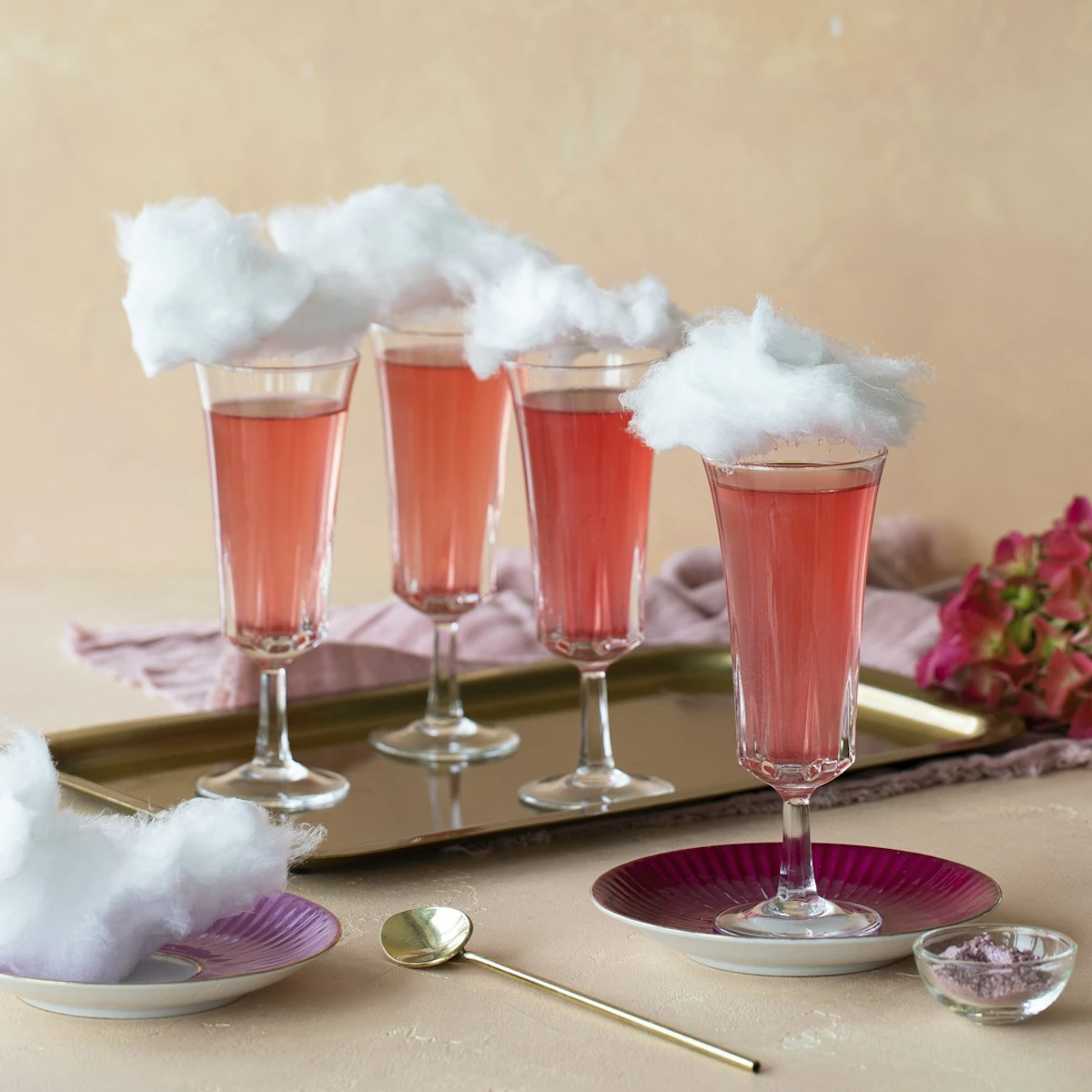 Festlig Reklam Festlig drink med glitterbomb