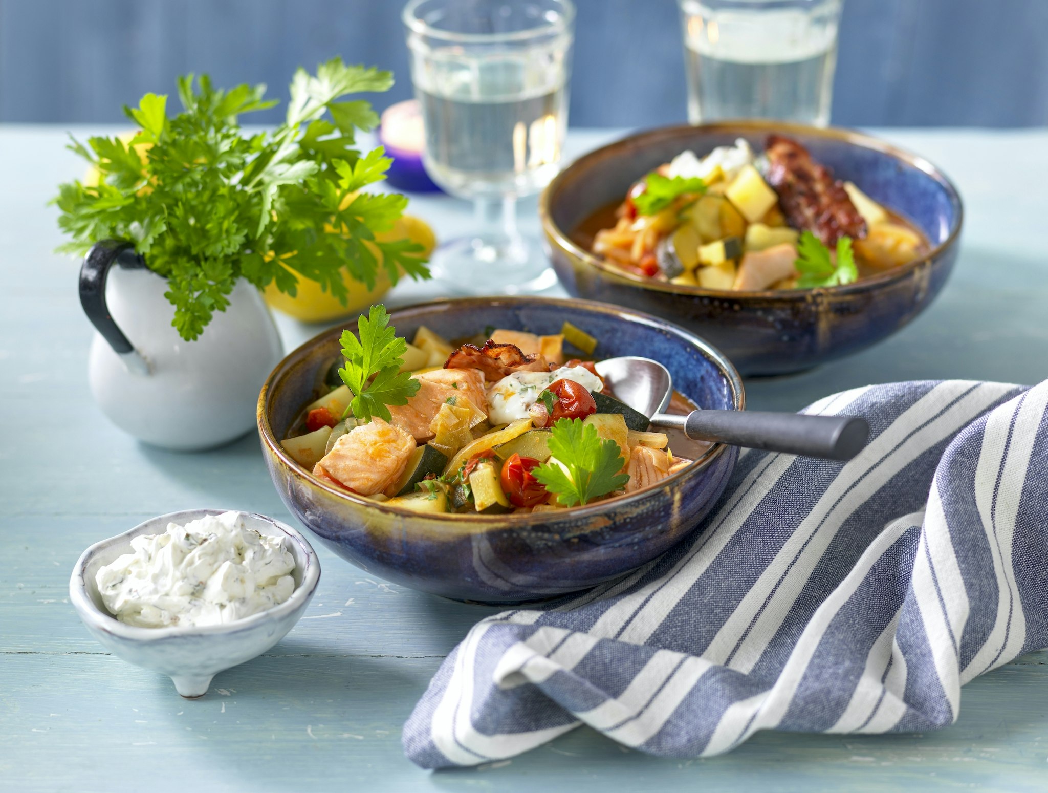 Laxgryta toppad med baconmajonnäs