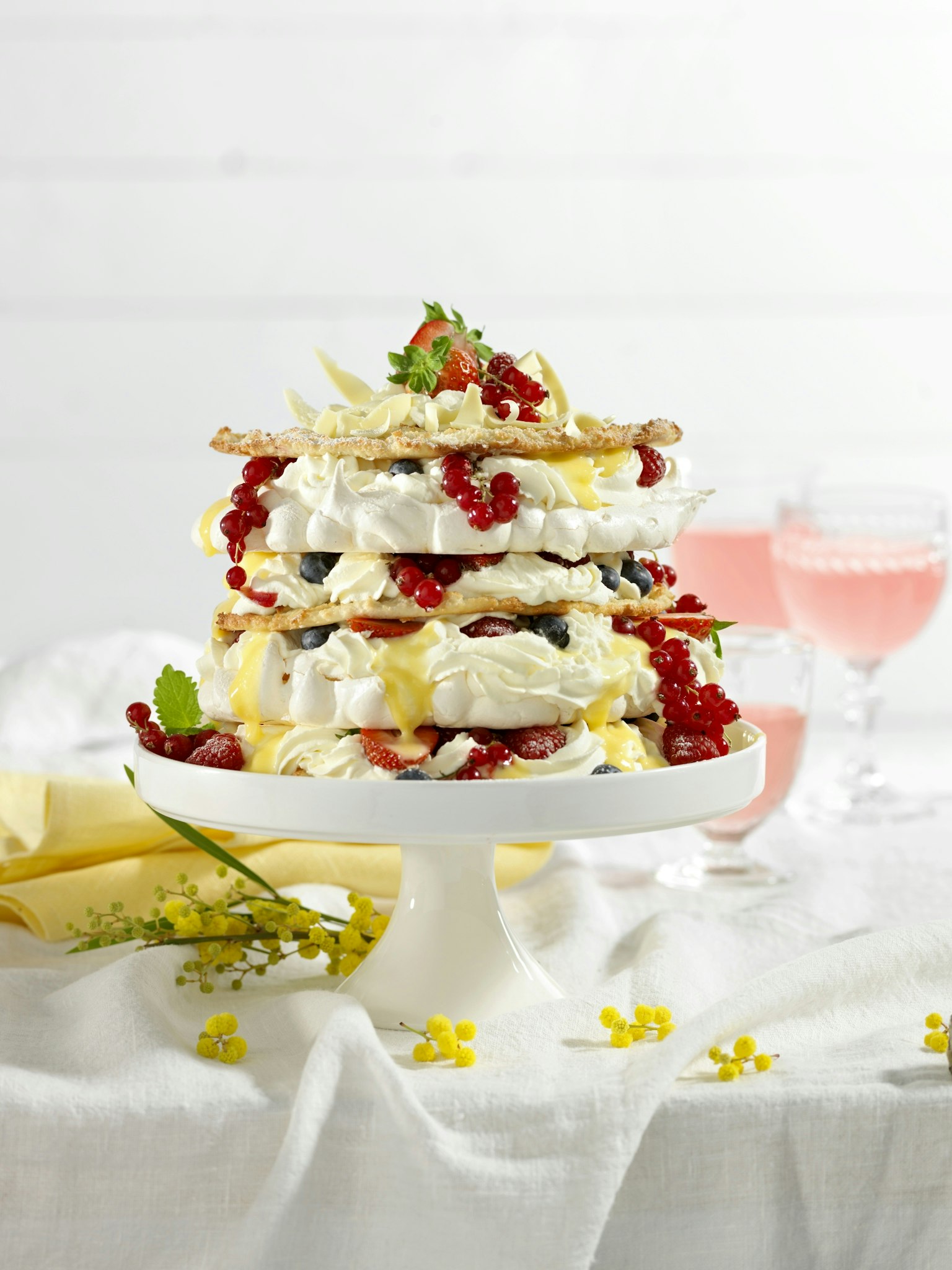 Festlig mandelmarängtårta