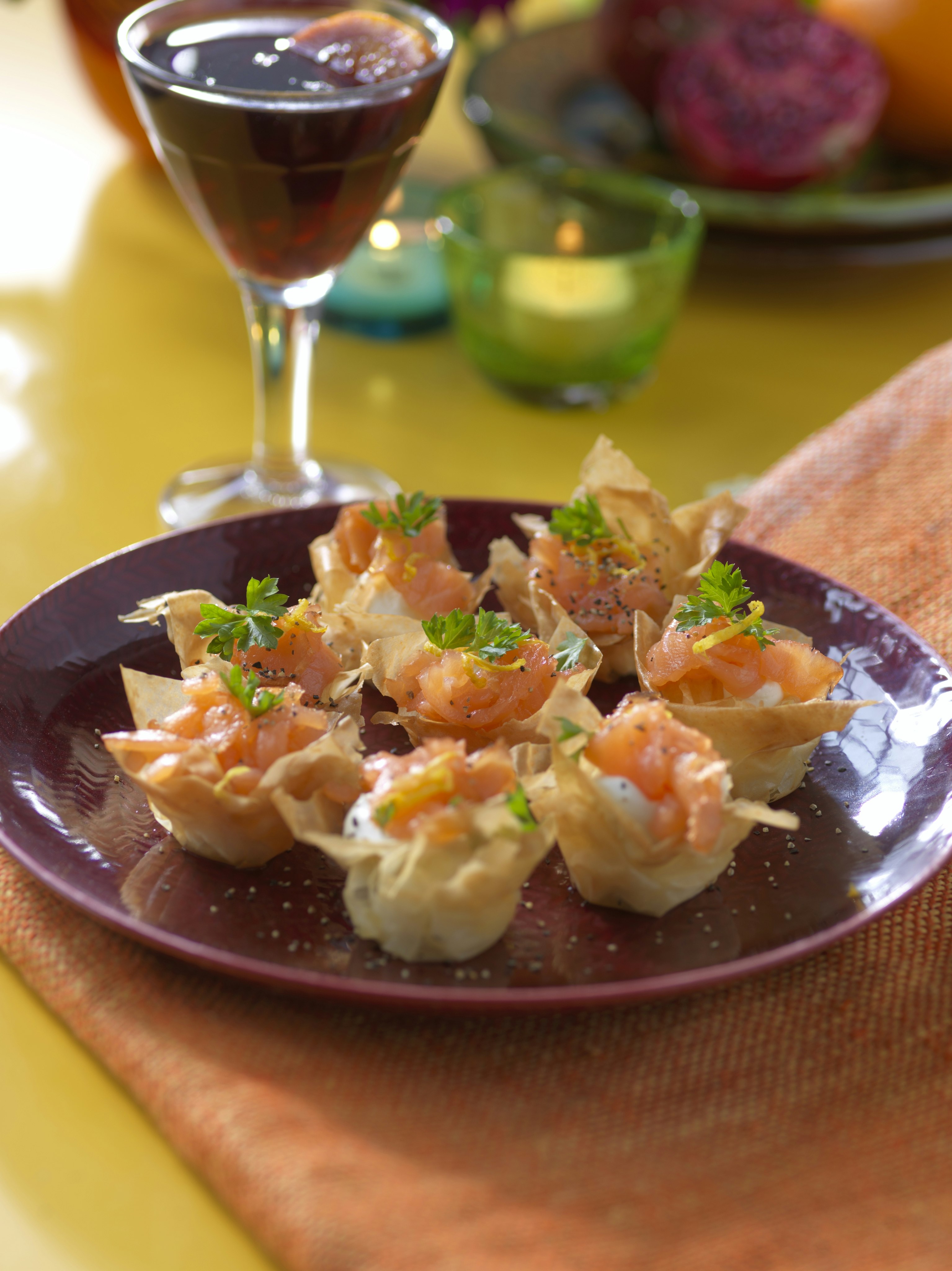 Filodegsskålar med färskost och kallrökt lax