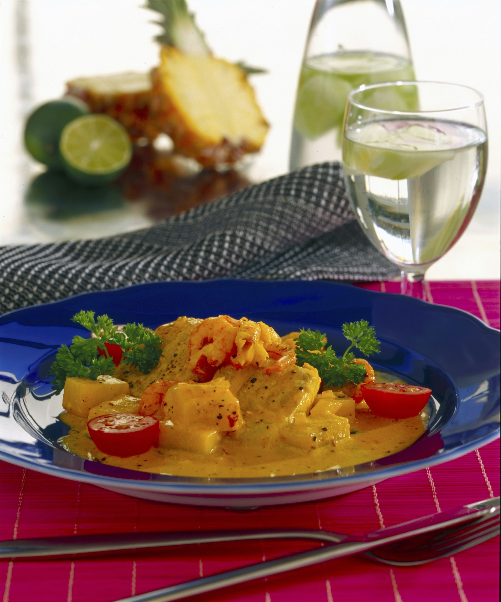 Fisk- och skaldjurspanna med ananas