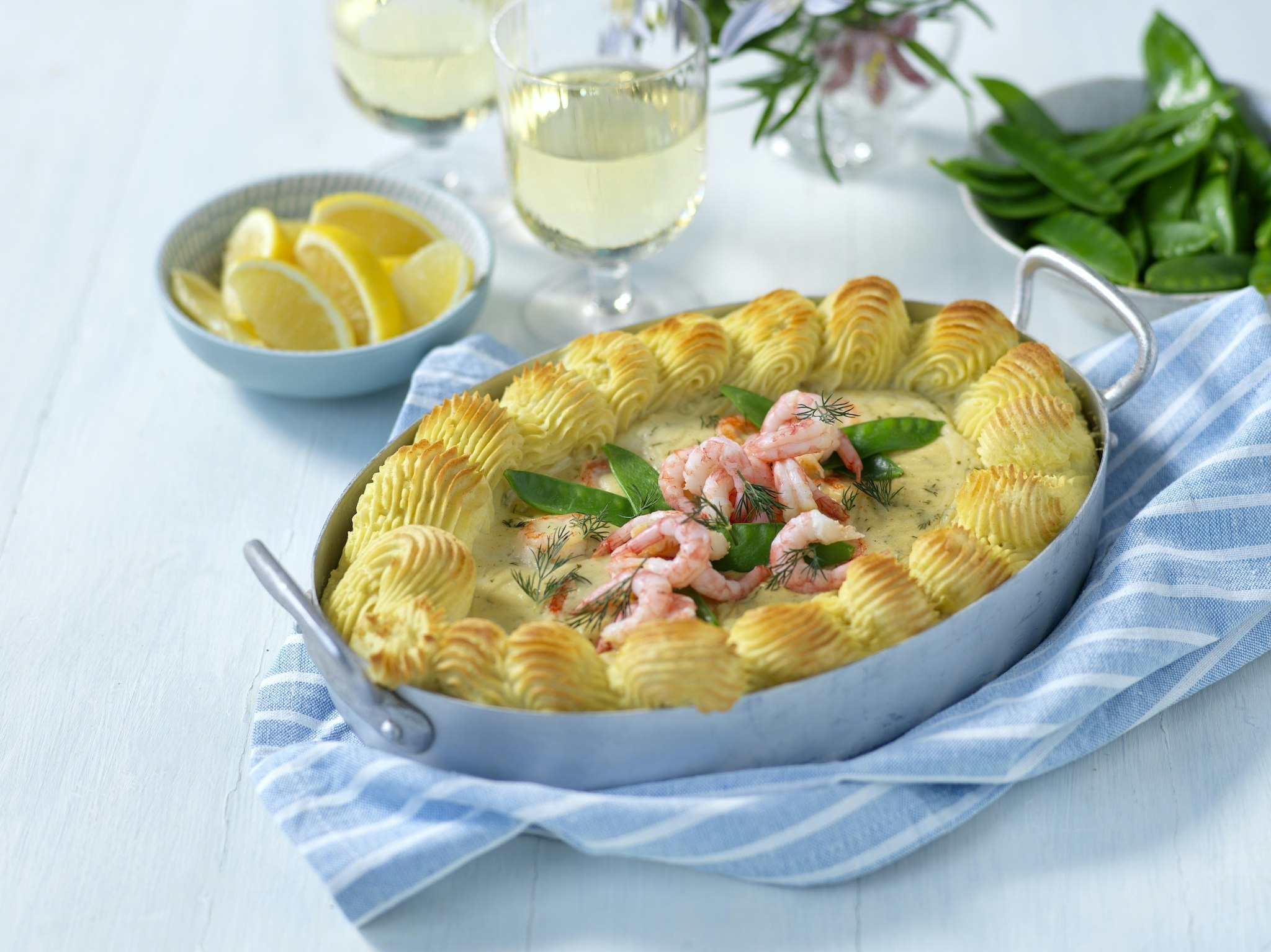 Fiskgratäng med räksås