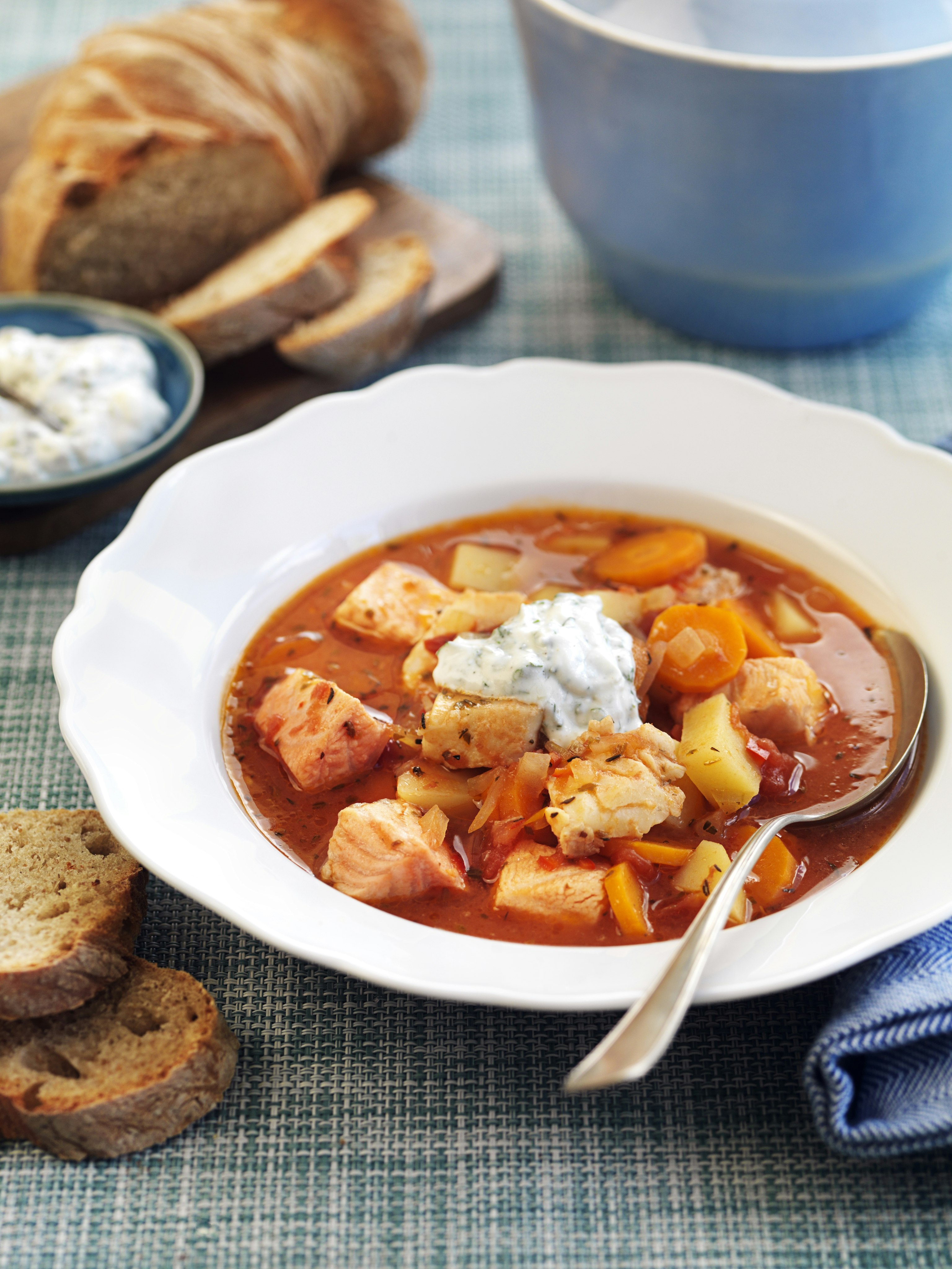 Fiskgryta med örtyoghurt