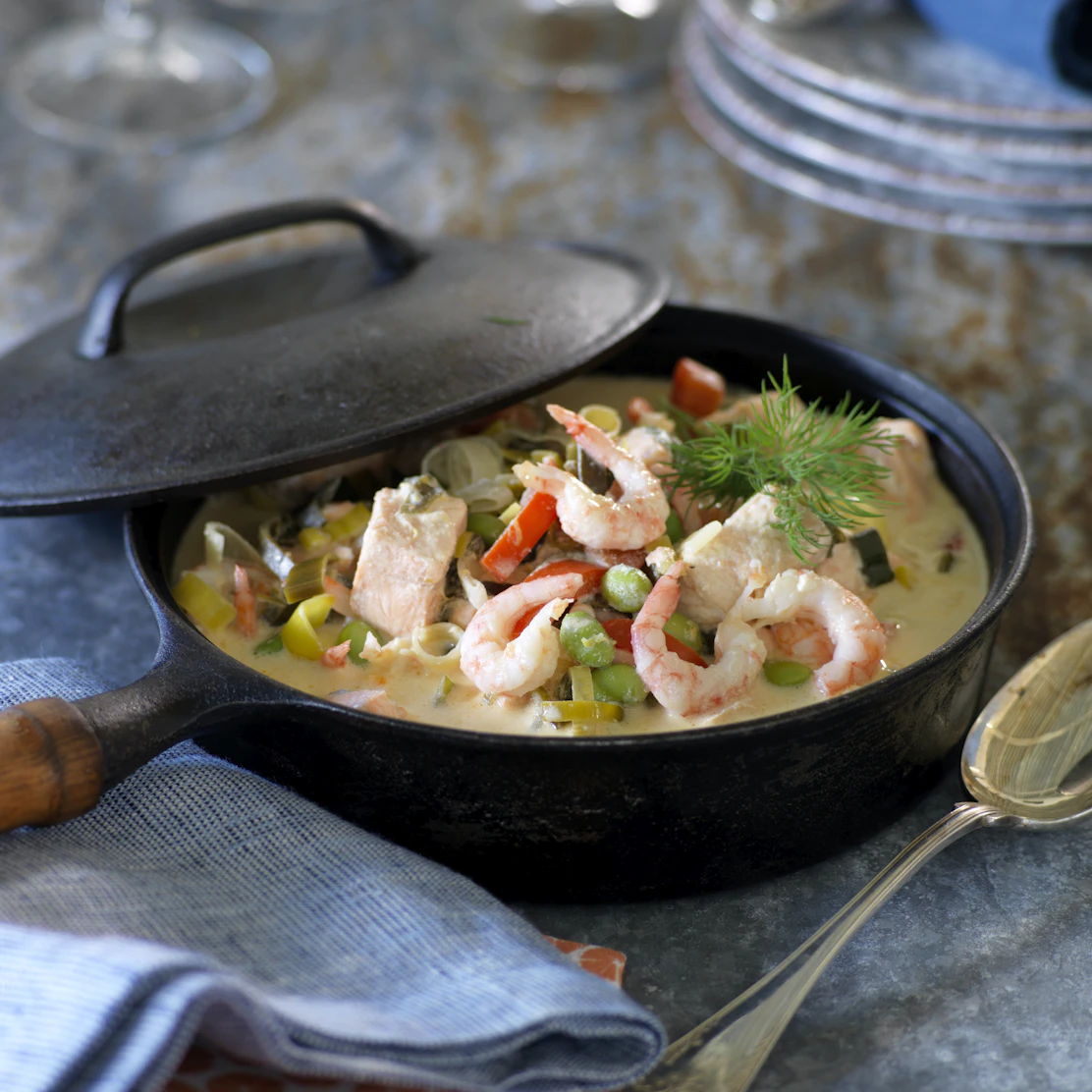 Krämig fiskgryta med räkor och dill