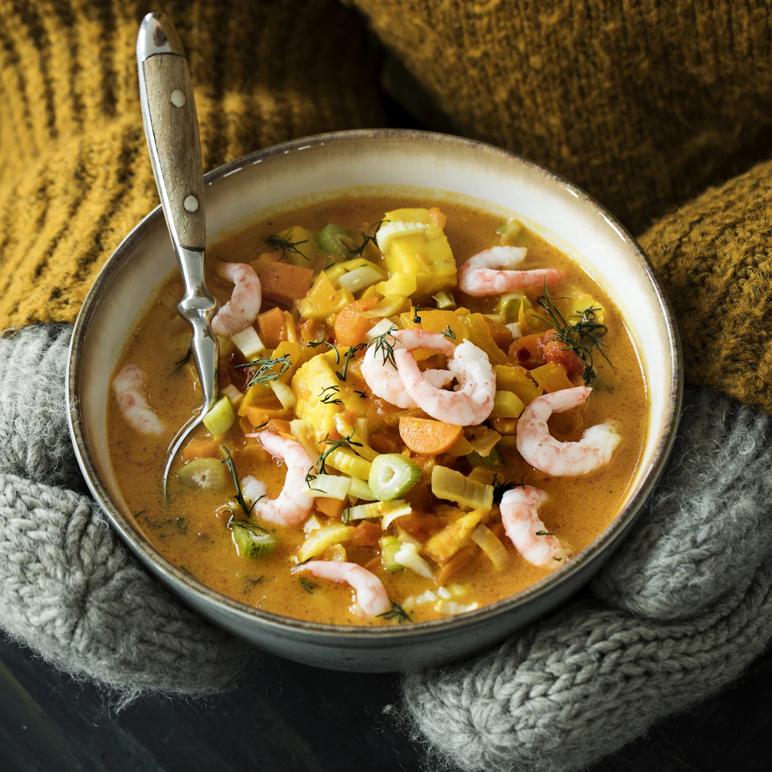 Fiskgryta med räkor, lax och torsk