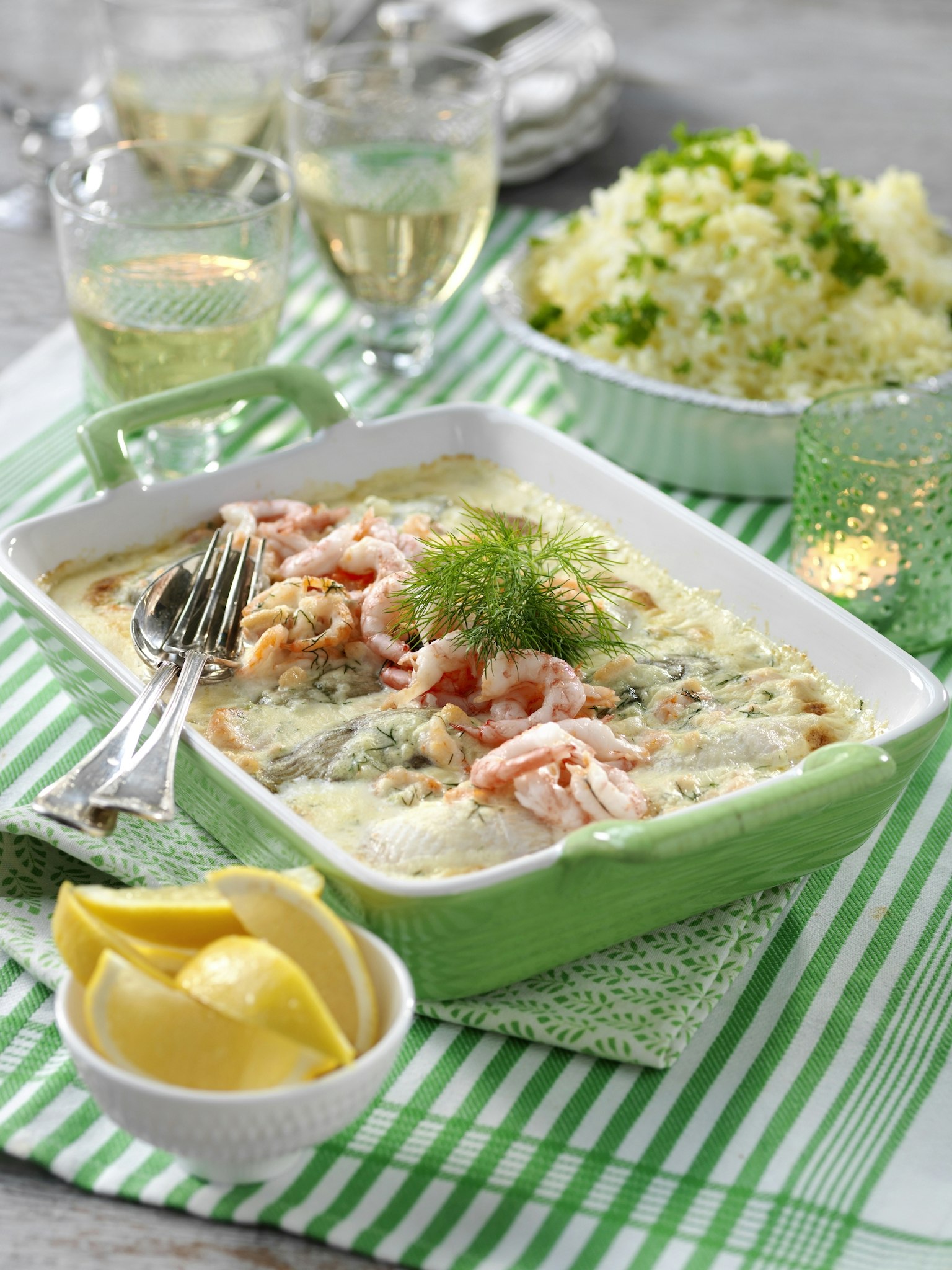 Fiskrullader med kaviar- och räksås