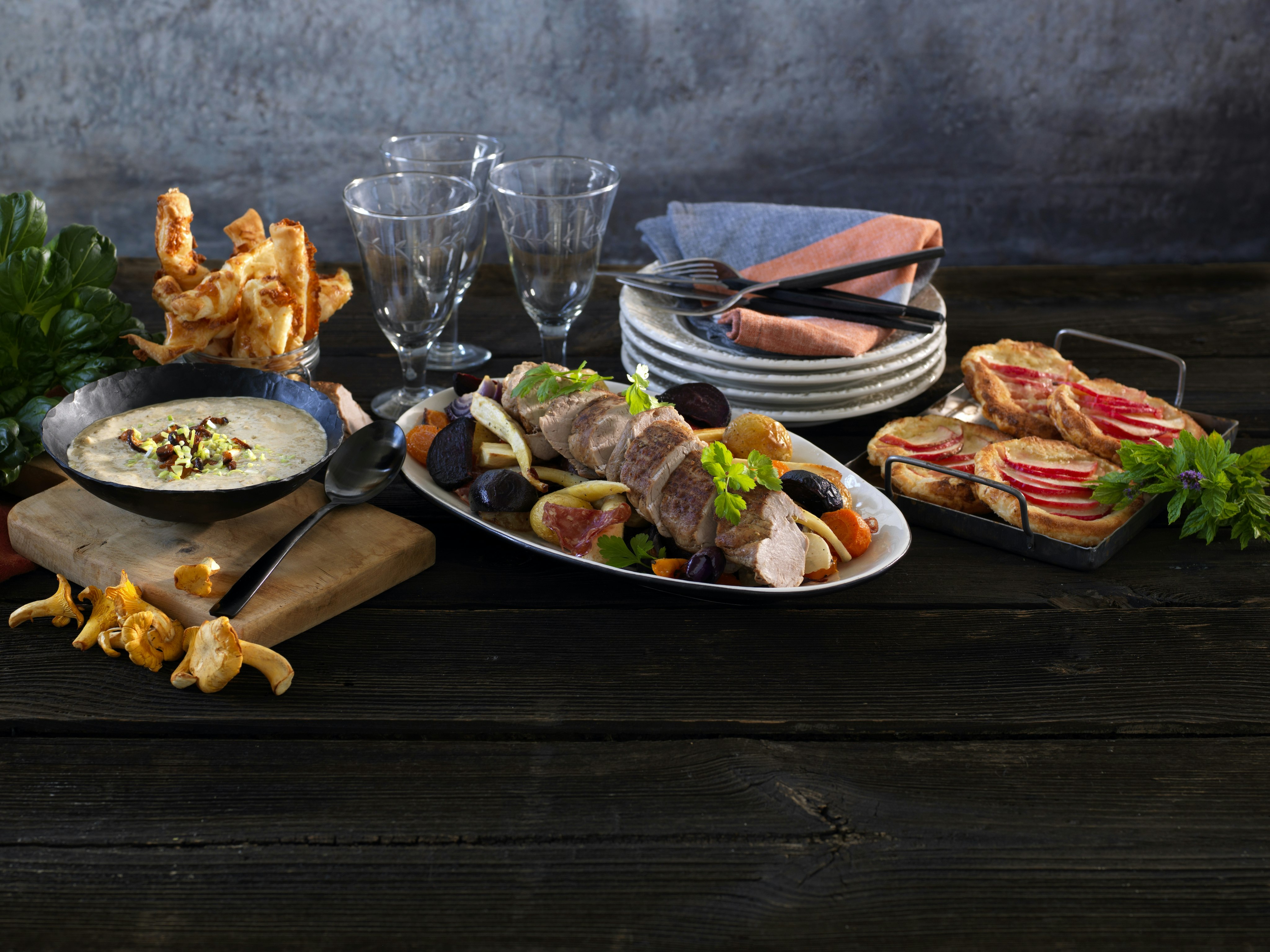 Fläskfilé med ugnsrostade rotsaker och salami