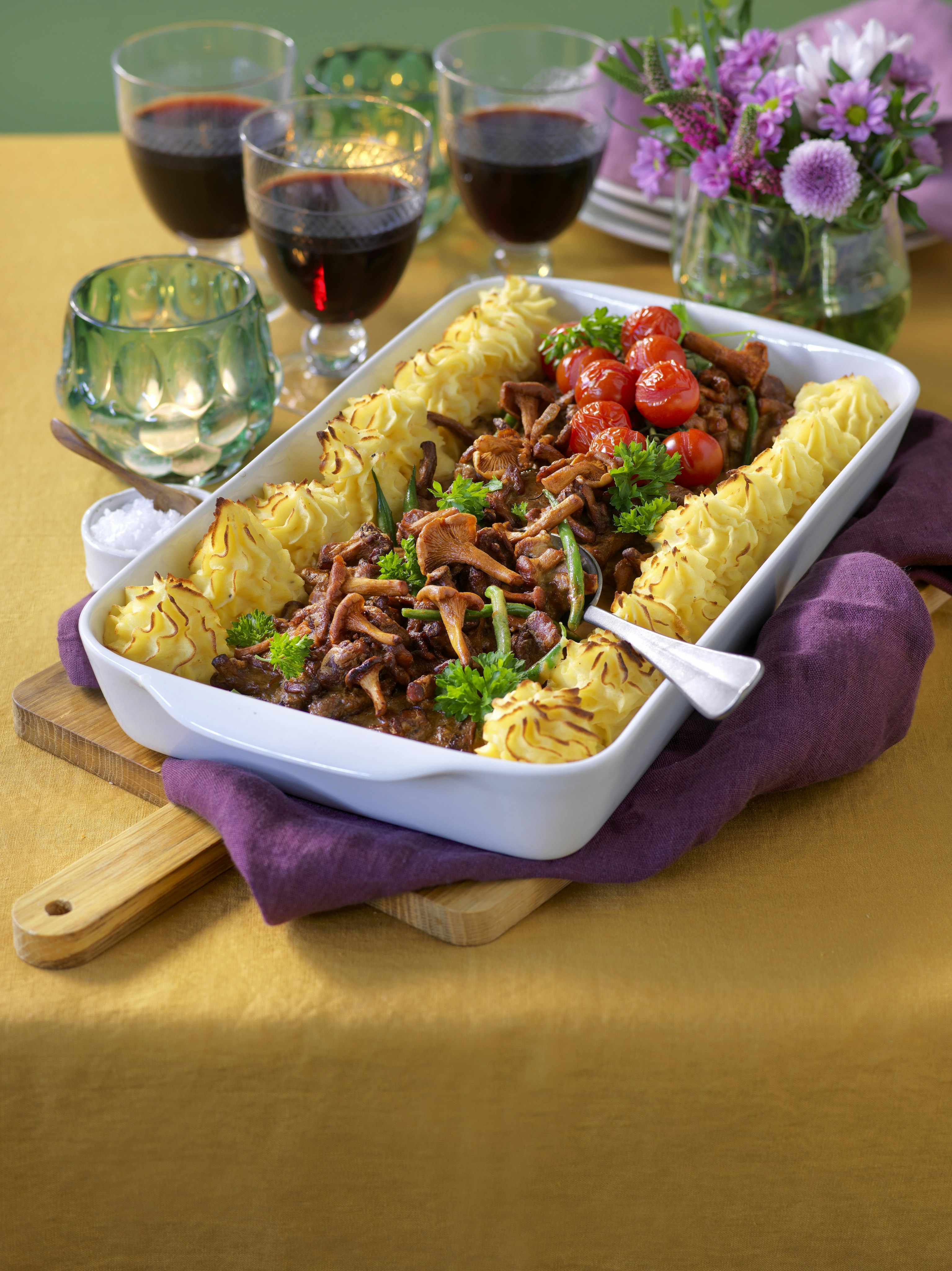 Fläskfilégratäng med kantarellsås