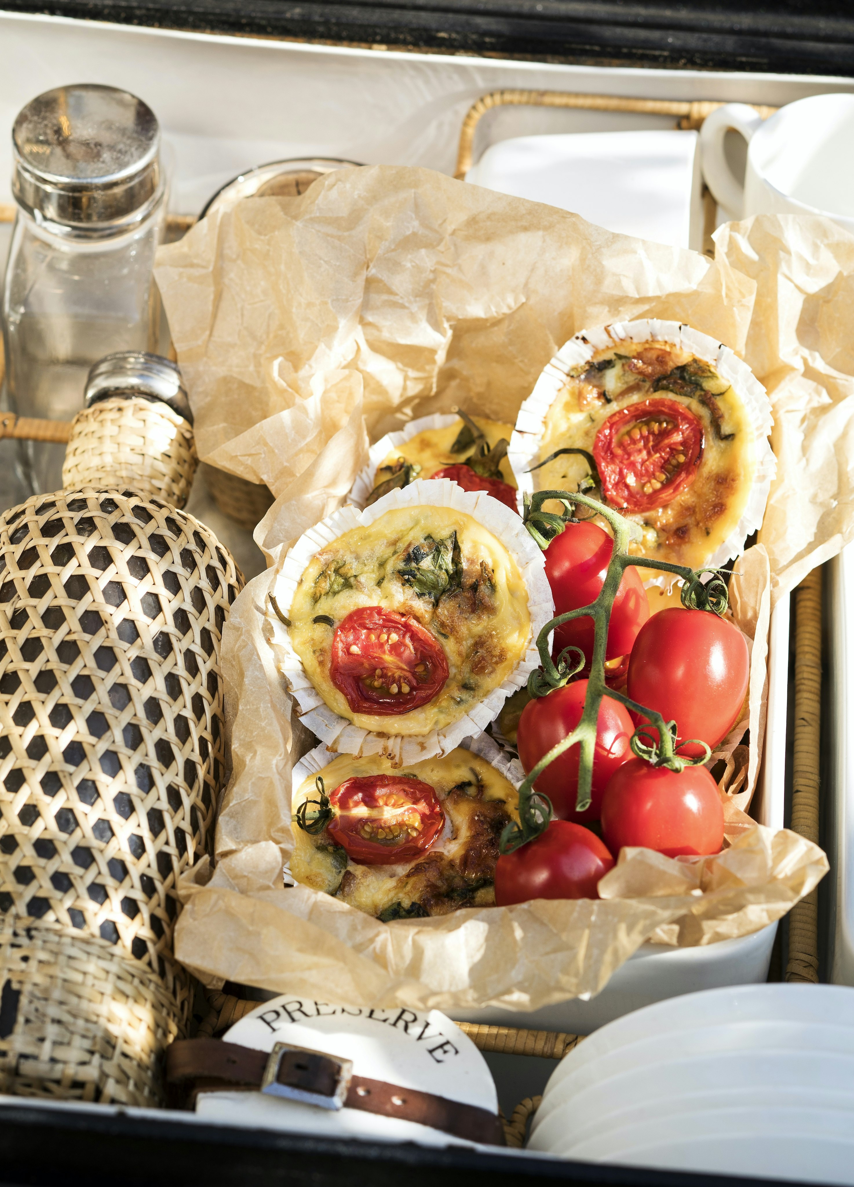 Frittata med tomat, bacon och spenat